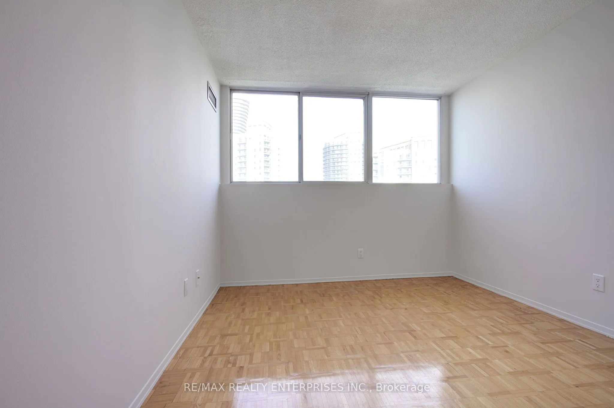 3700 Kaneff Crescent, #SPH 11