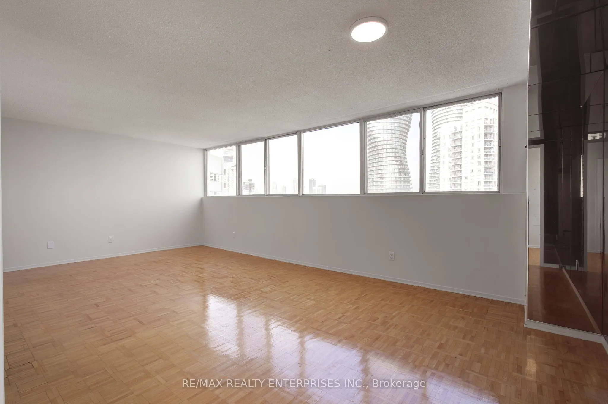 3700 Kaneff Crescent, #SPH 11