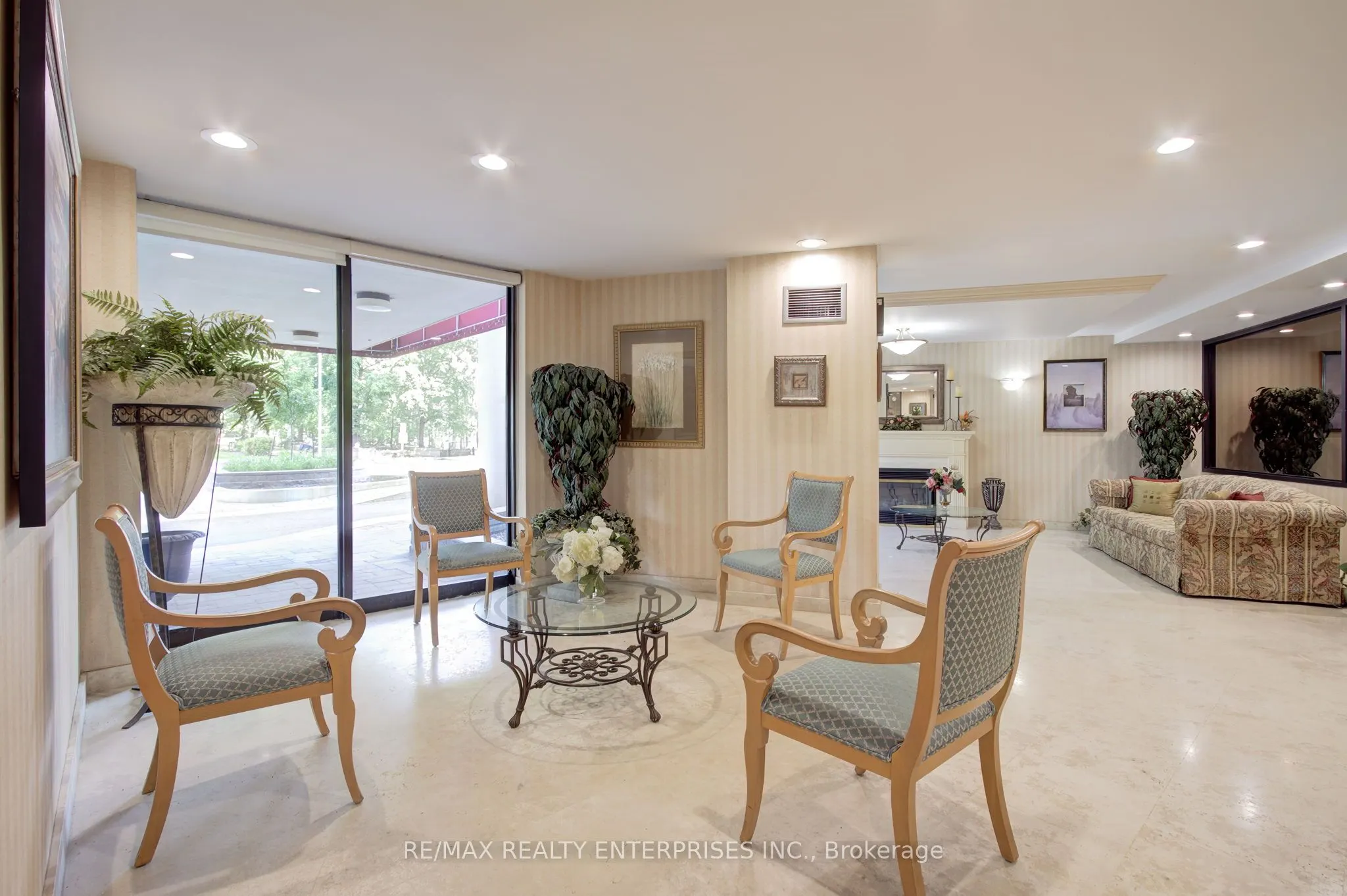 3700 Kaneff Crescent, #SPH 11