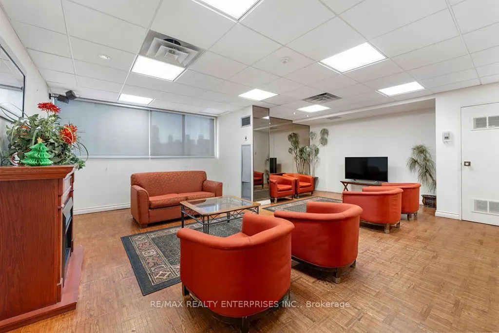 3700 Kaneff Crescent, #SPH 11