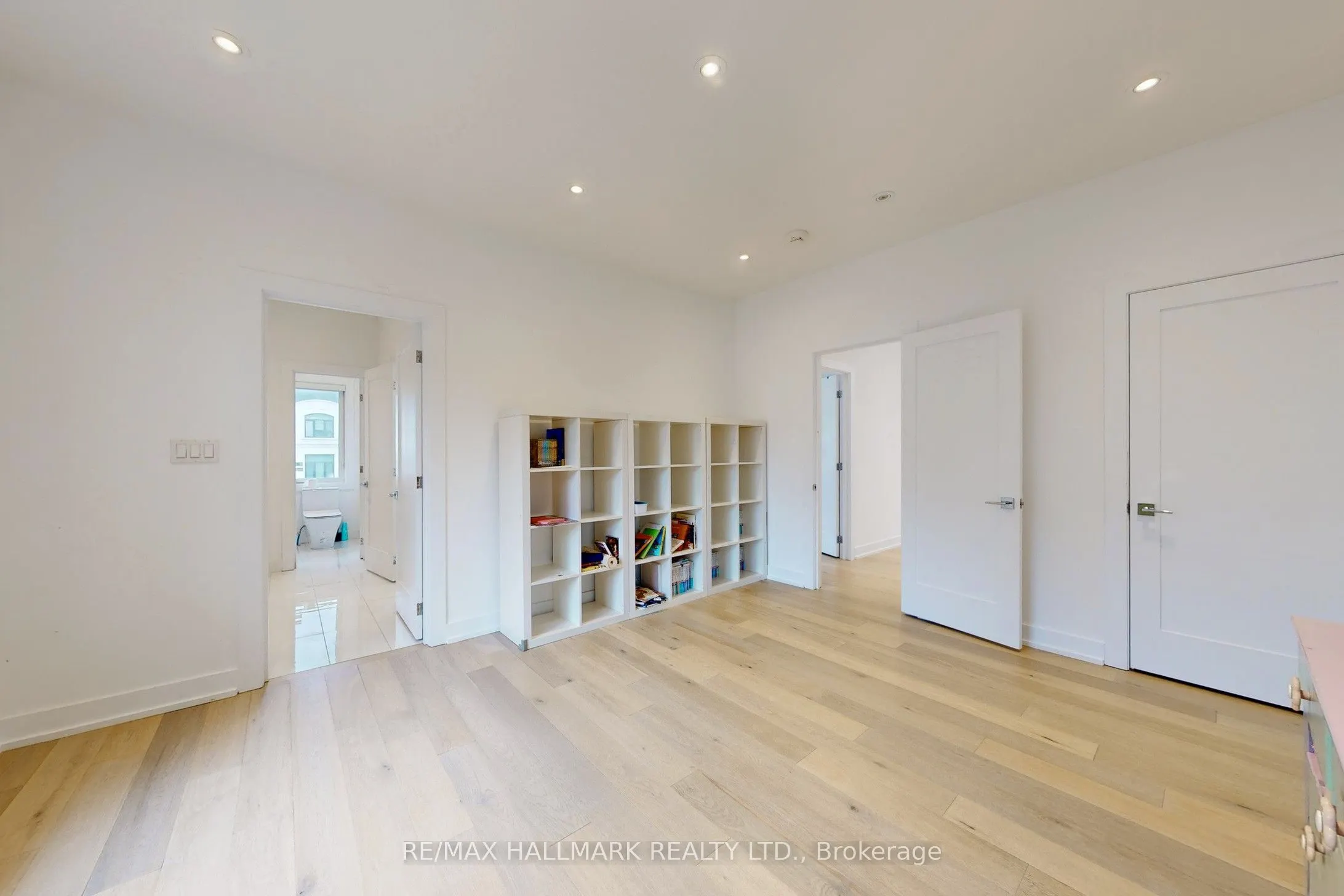 114 Lloyd Manor Road