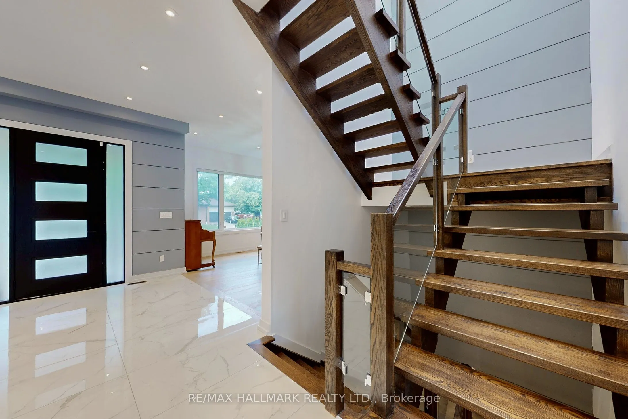 114 Lloyd Manor Road