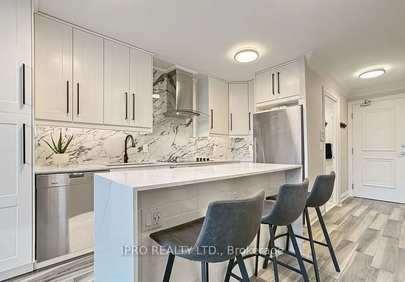 200 Manitoba Street, #210