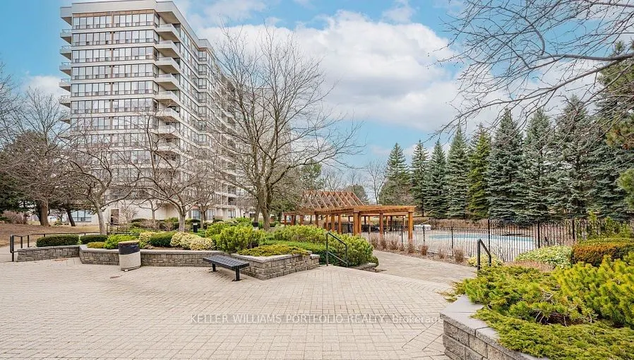 10 Laurelcrest Street, #501