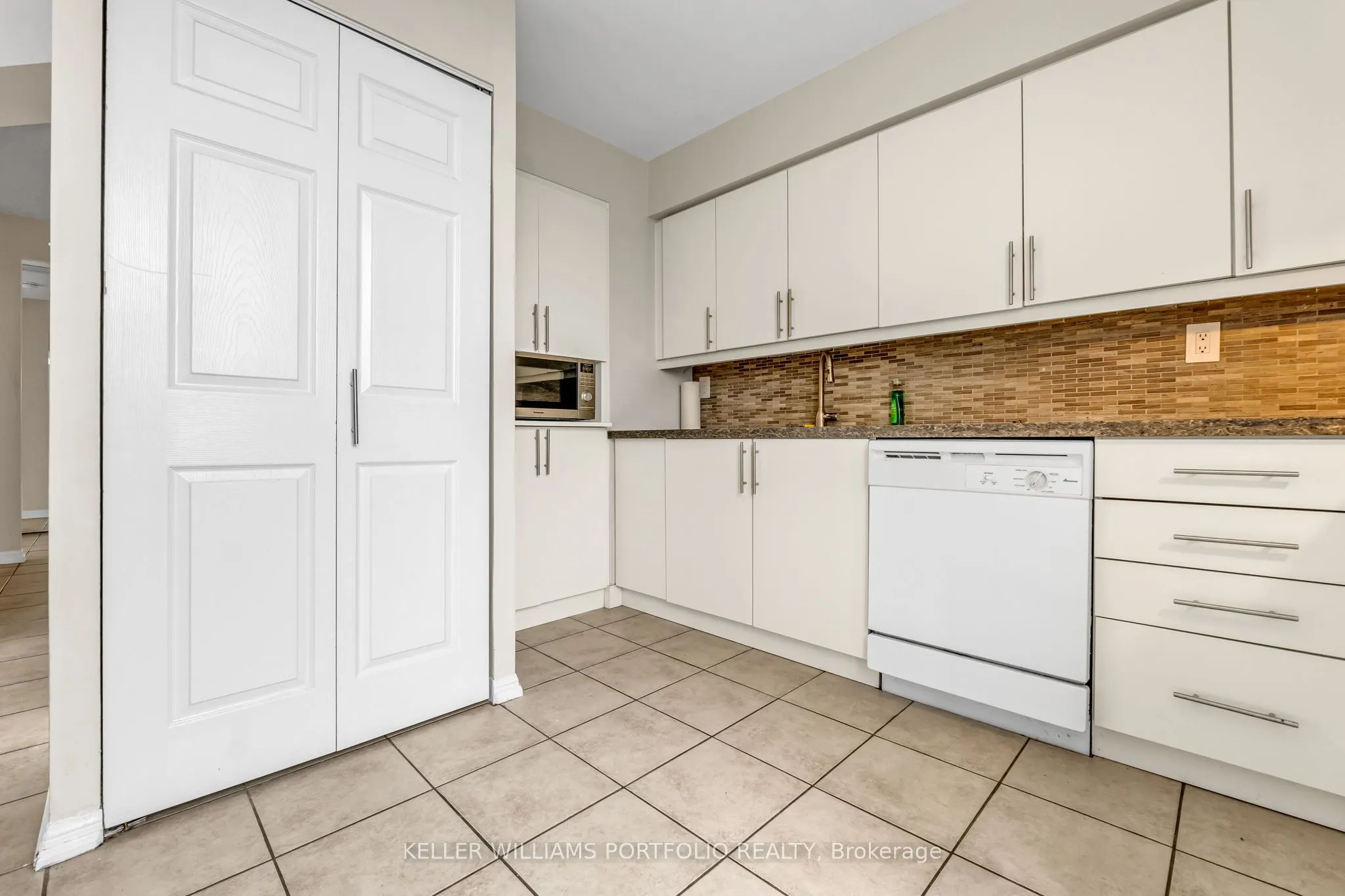 10 Laurelcrest Street, #501