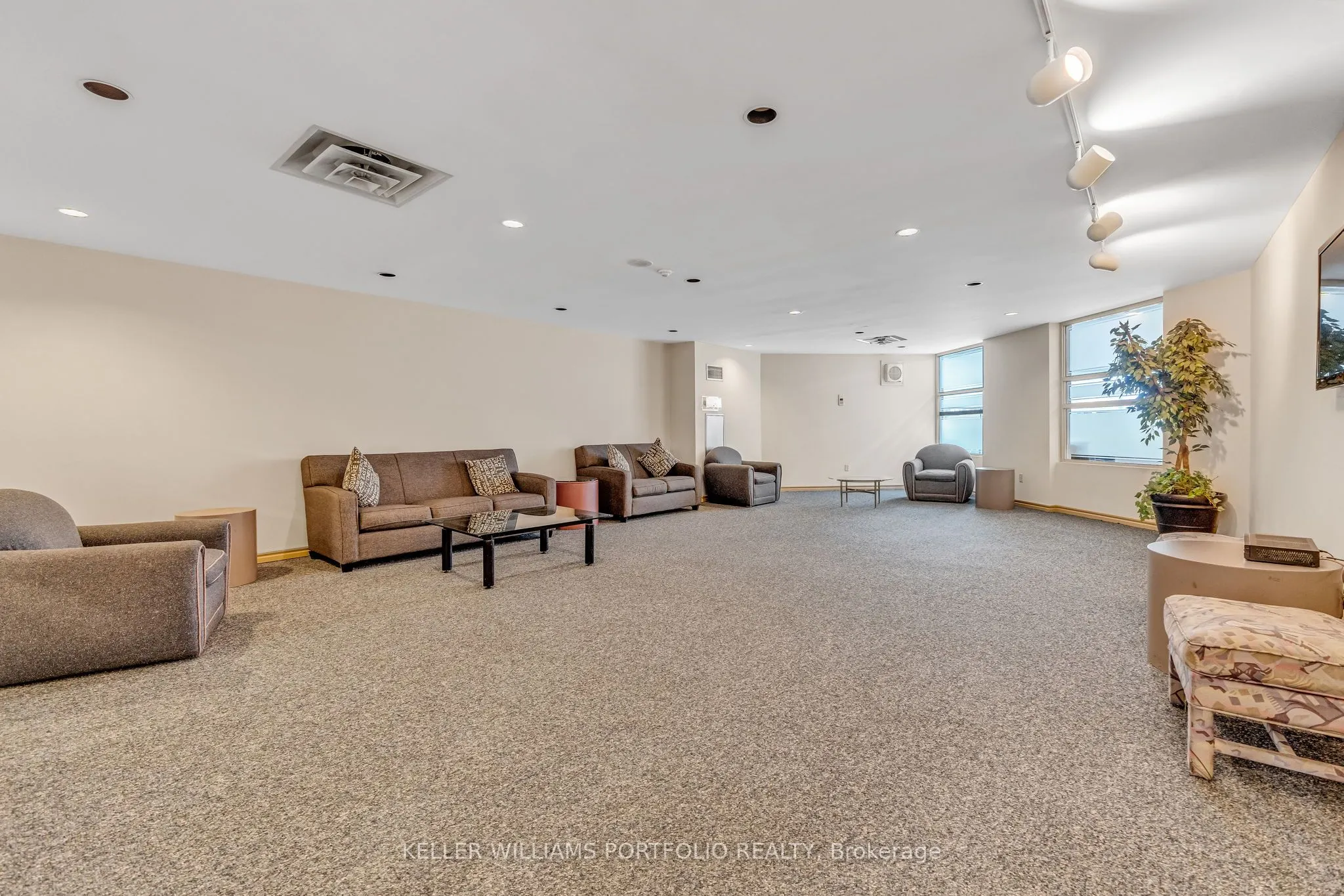 10 Laurelcrest Street, #501