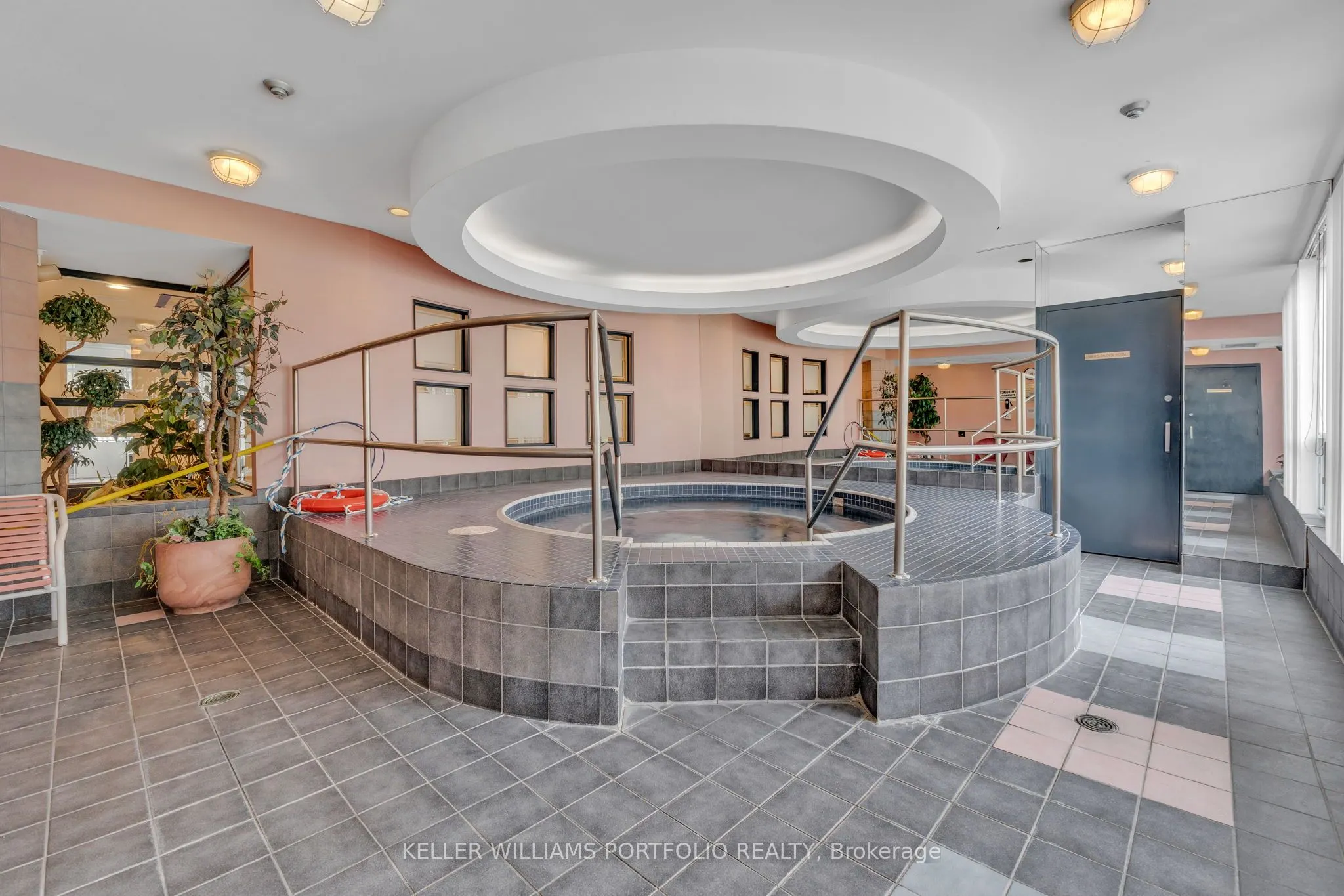 10 Laurelcrest Street, #501