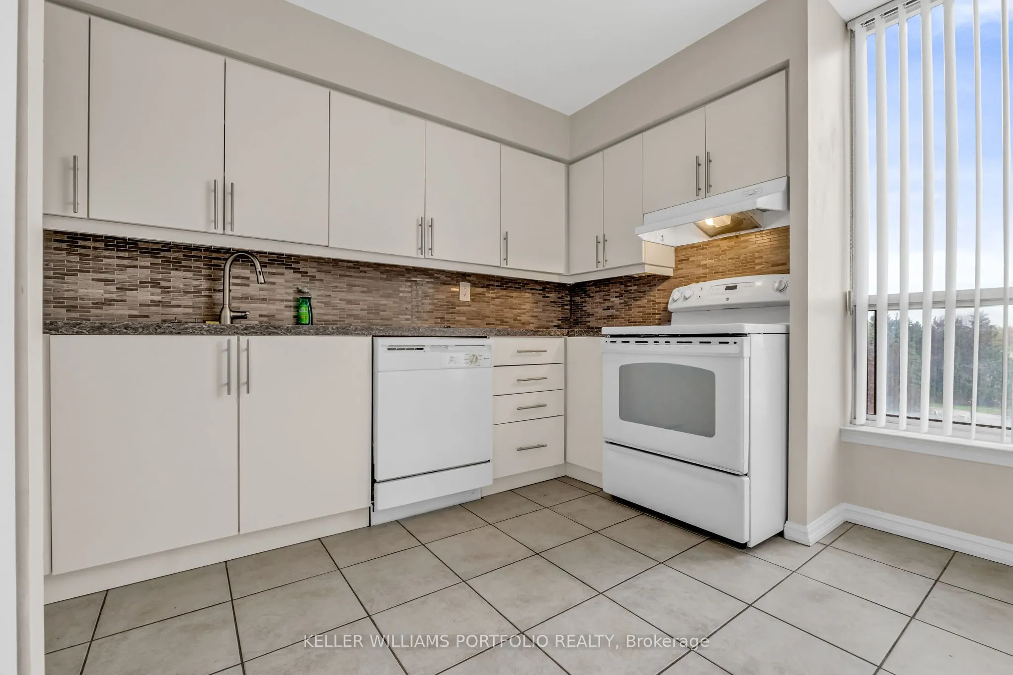 10 Laurelcrest Street, #501