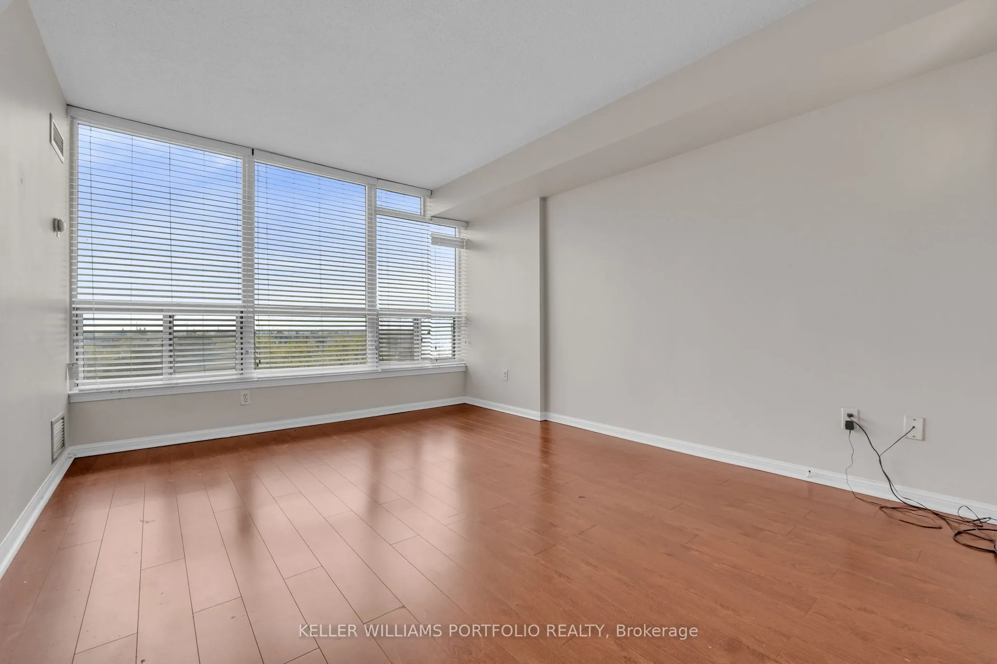 10 Laurelcrest Street, #501