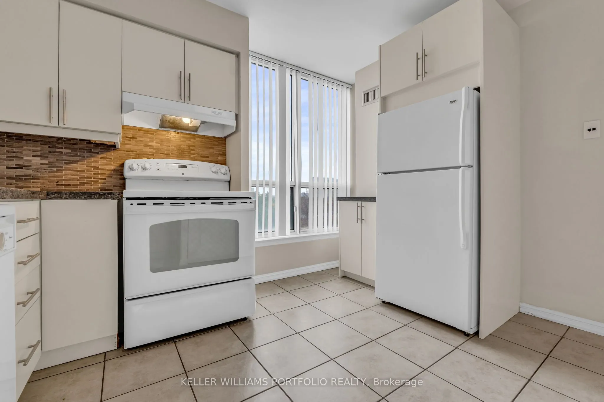 10 Laurelcrest Street, #501