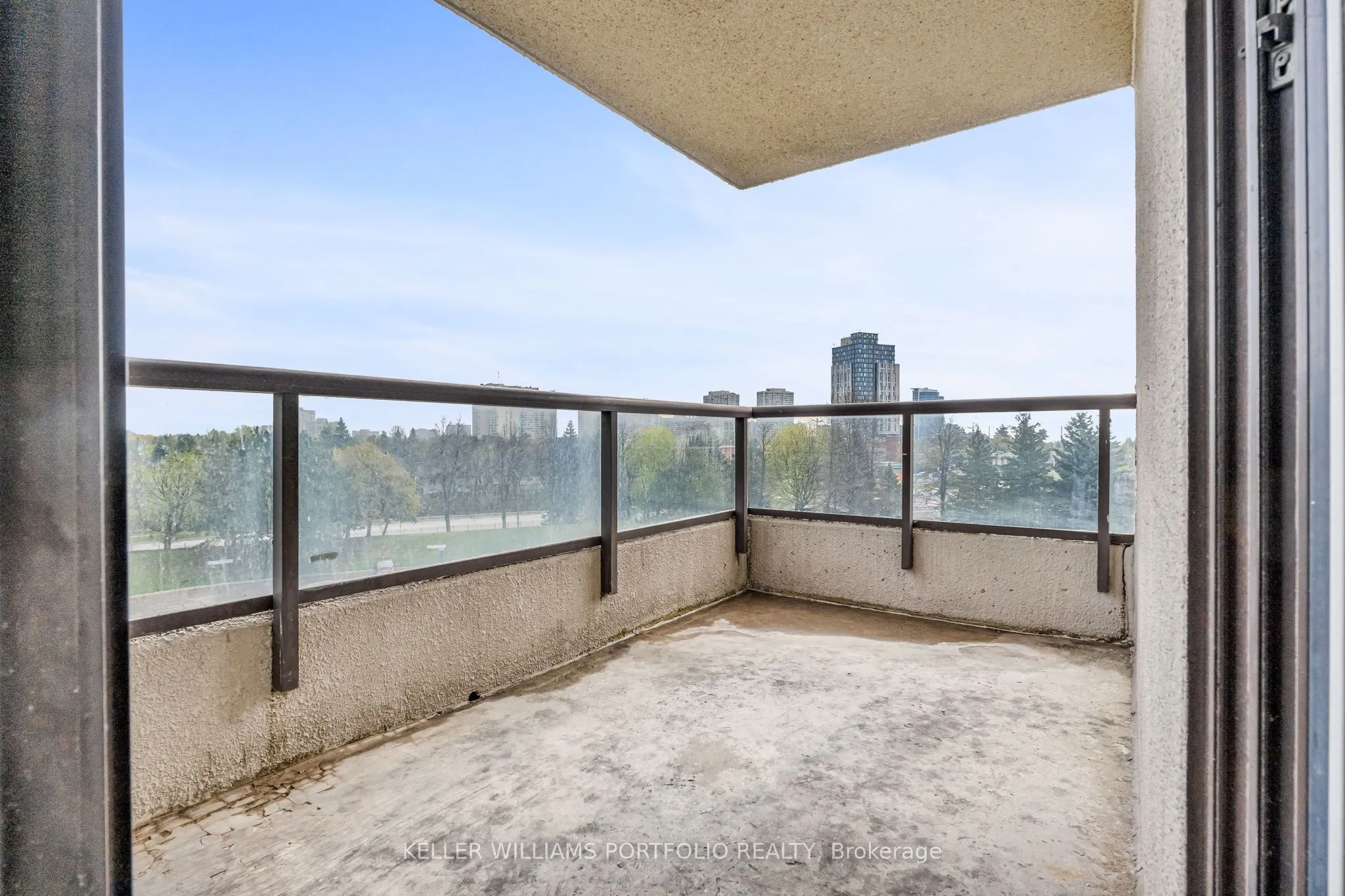 10 Laurelcrest Street, #501