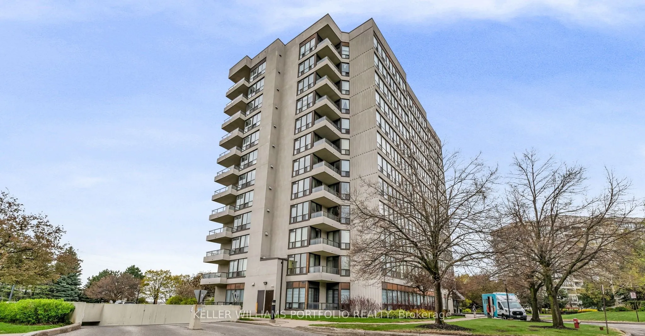 10 Laurelcrest Street, #501