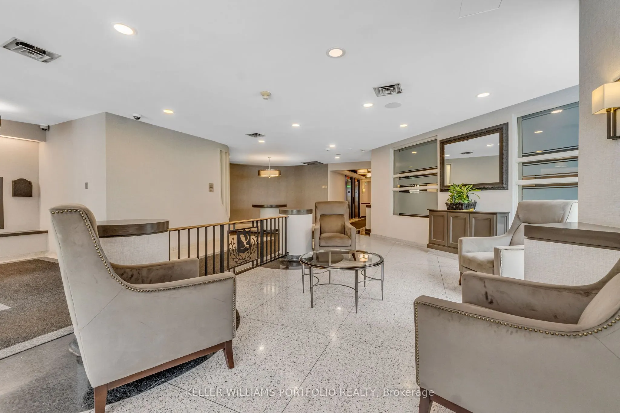 10 Laurelcrest Street, #501