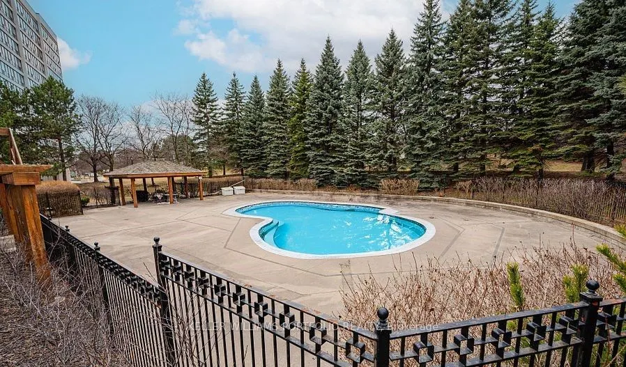 10 Laurelcrest Street, #501