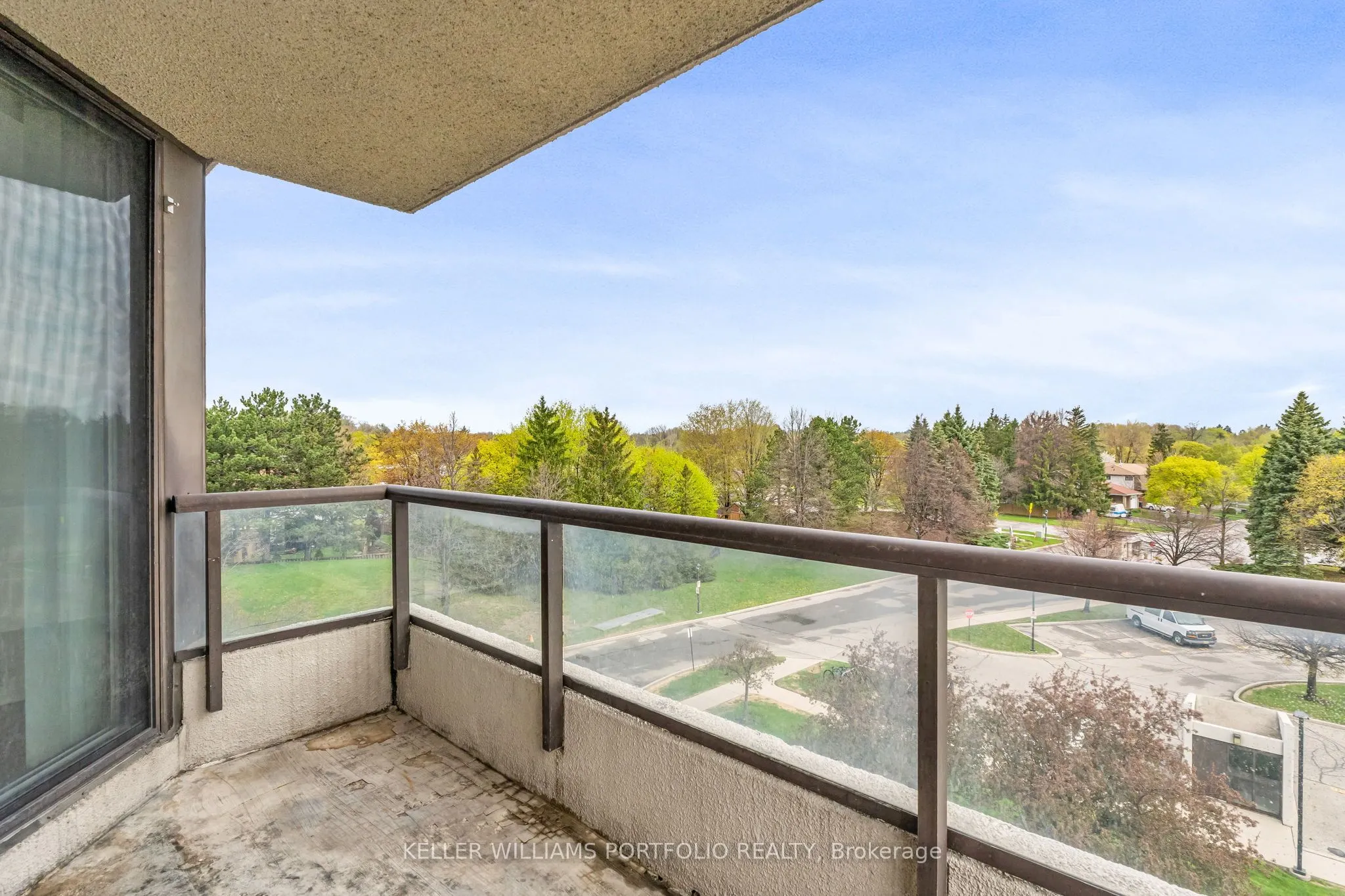 10 Laurelcrest Street, #501