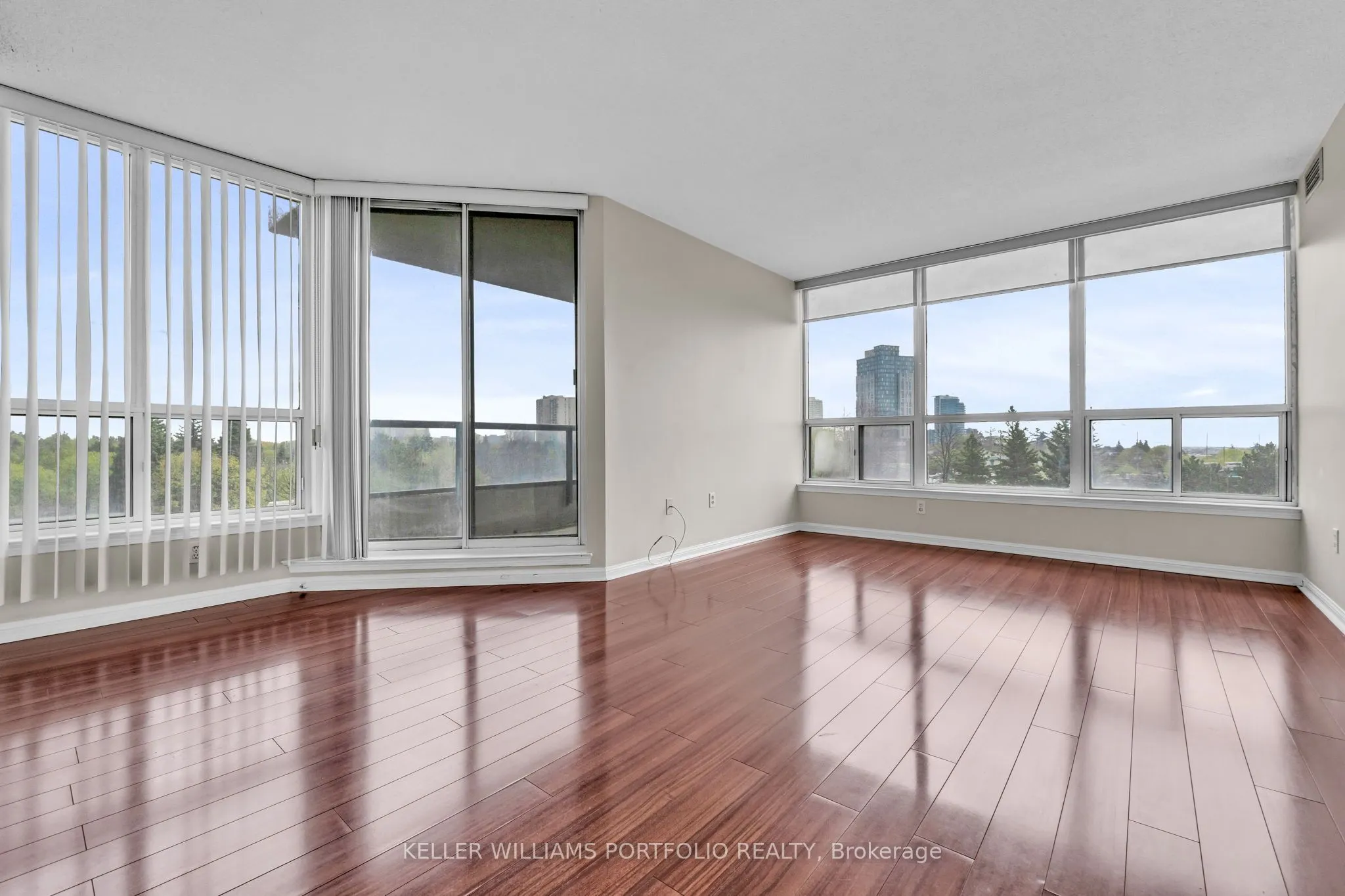 10 Laurelcrest Street, #501