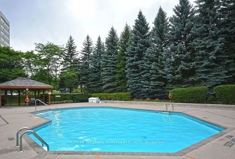 10 Laurelcrest Street, #501