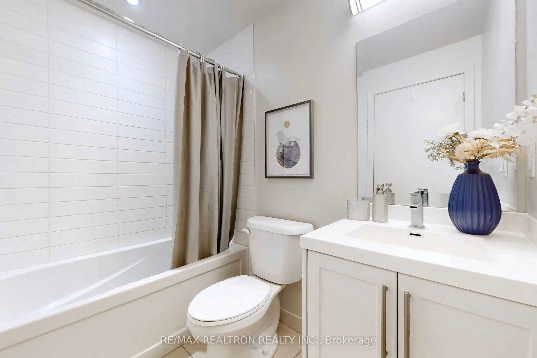 2093 Fairview Street, #1206