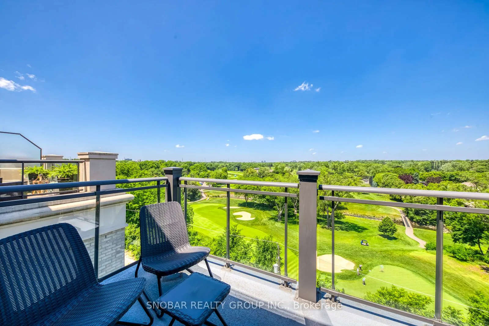 9 Burnhamthorpe Cres, #PH3