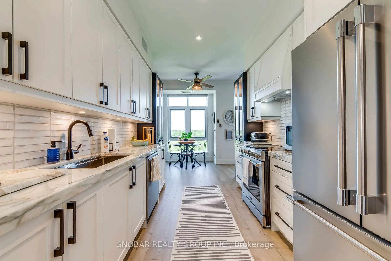 9 Burnhamthorpe Cres, #PH3