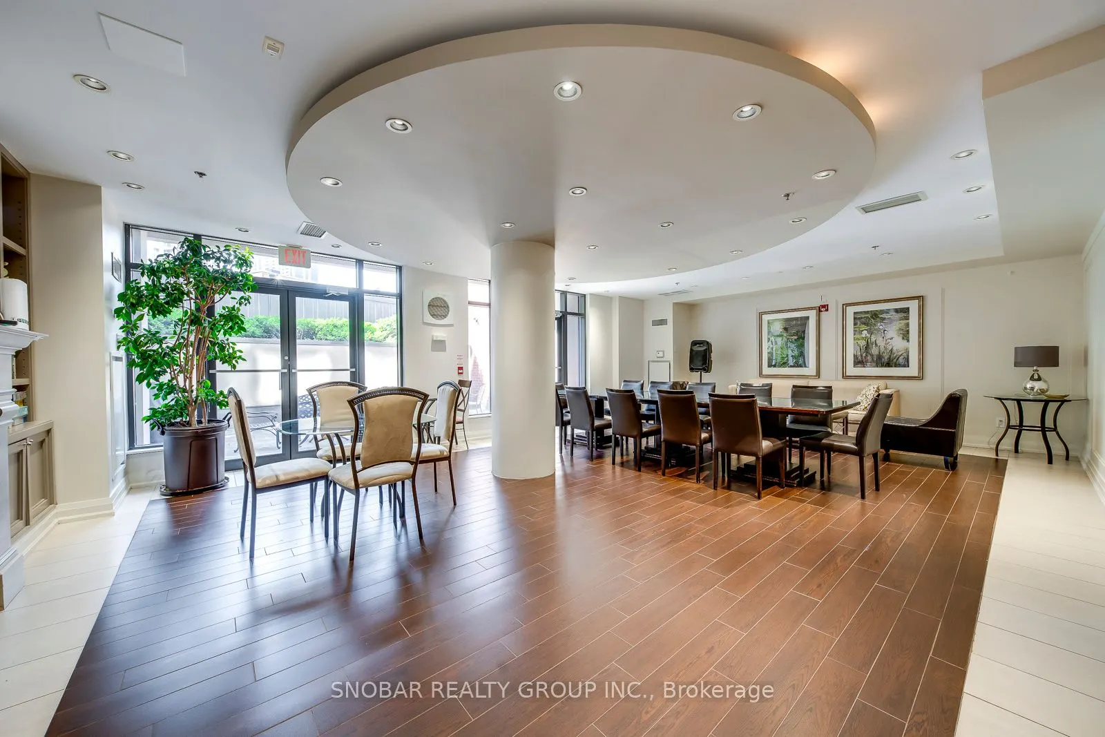9 Burnhamthorpe Cres, #PH3