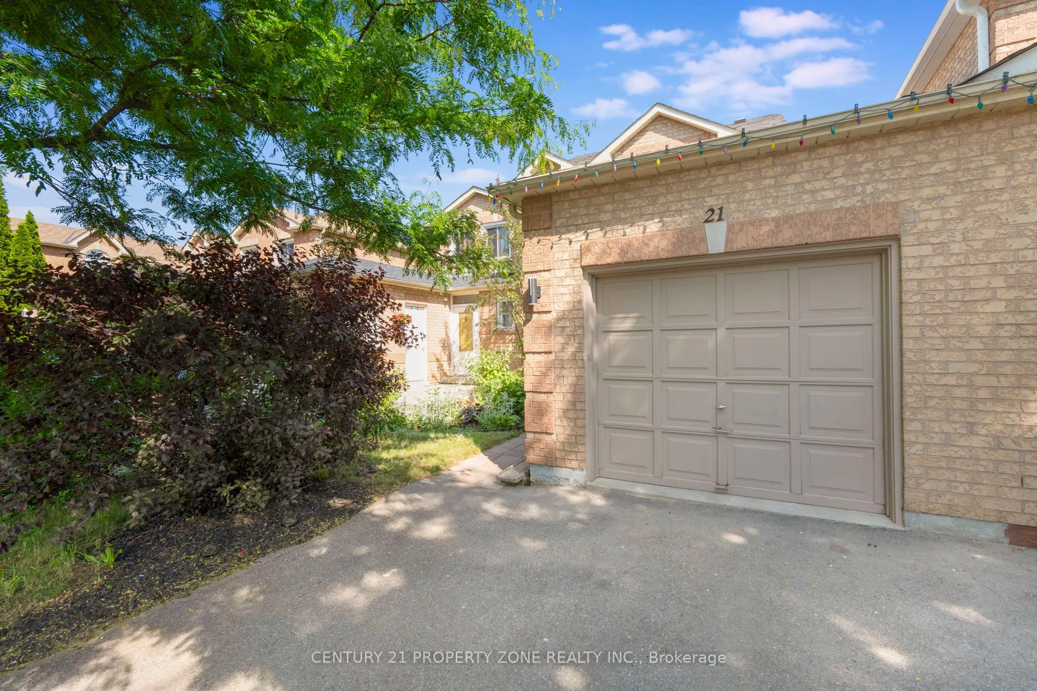 21 White Tail Crescent