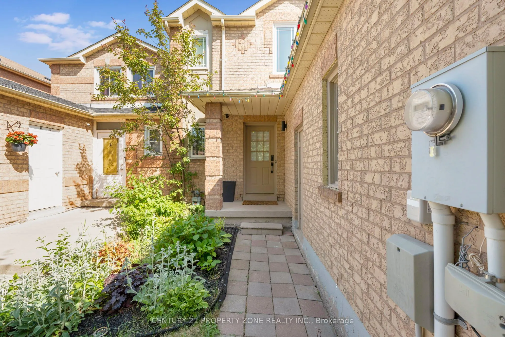 21 White Tail Crescent