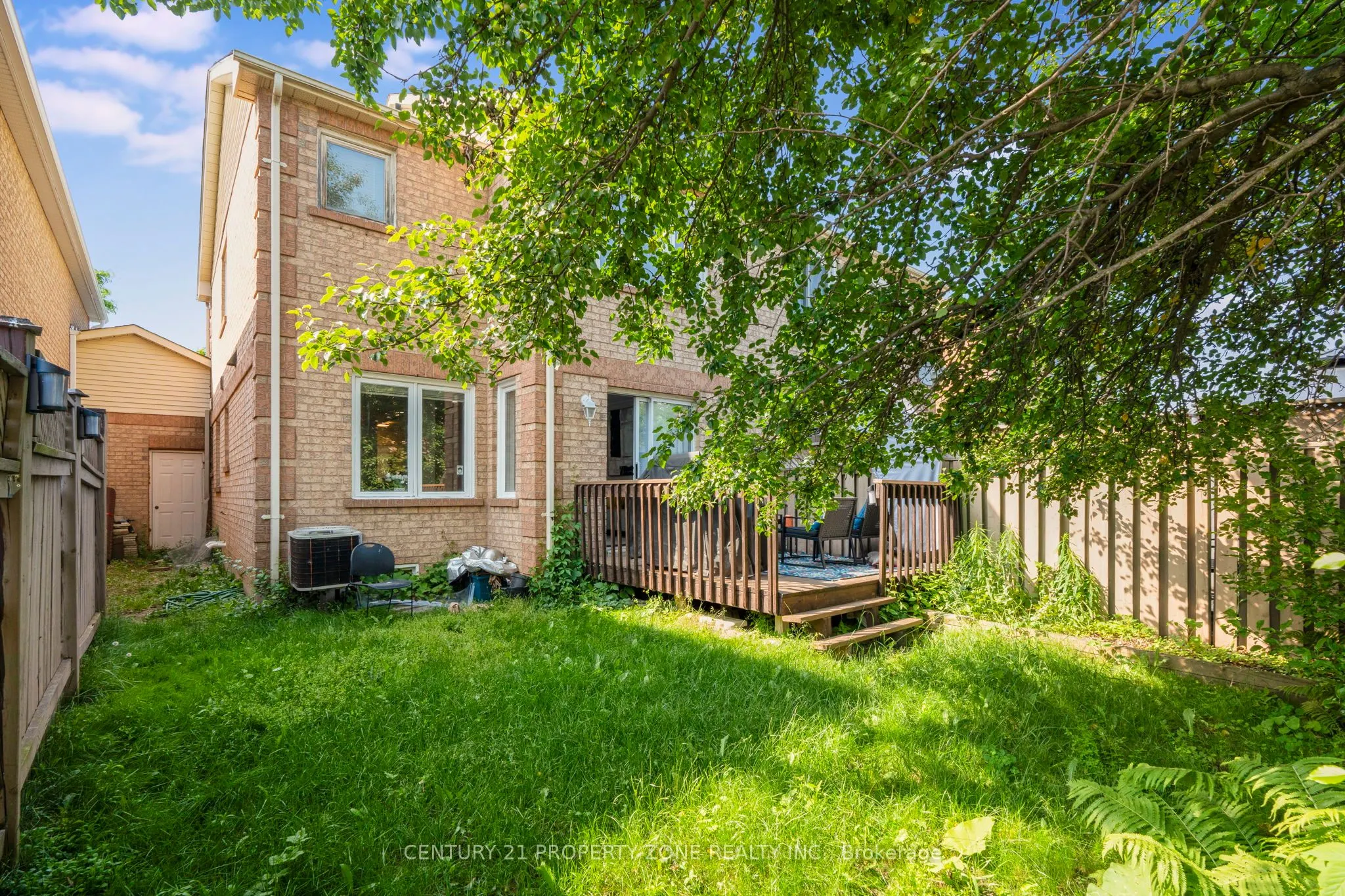 21 White Tail Crescent