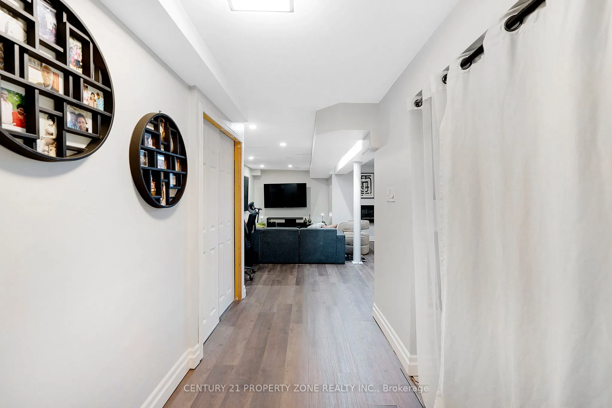 21 White Tail Crescent