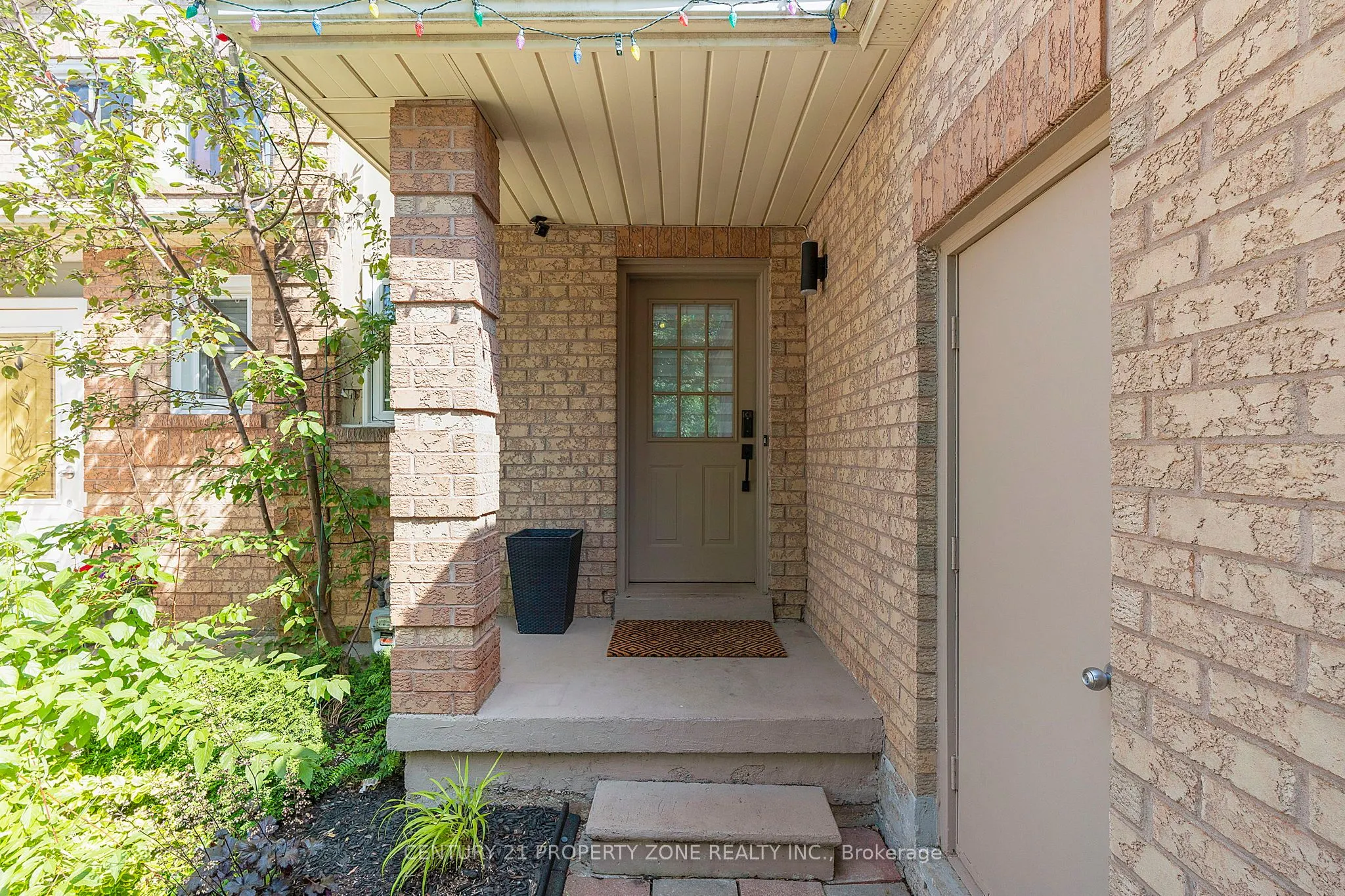 21 White Tail Crescent