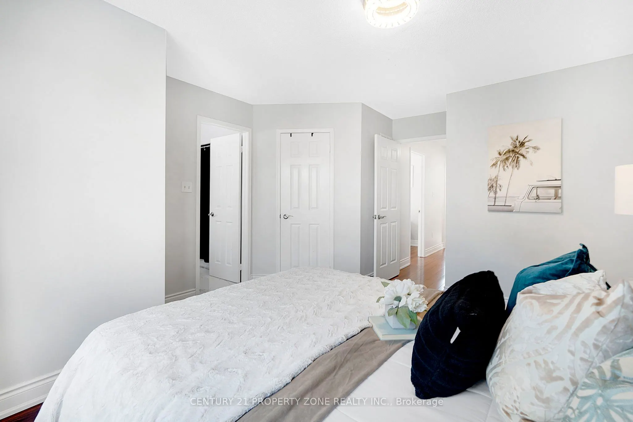21 White Tail Crescent