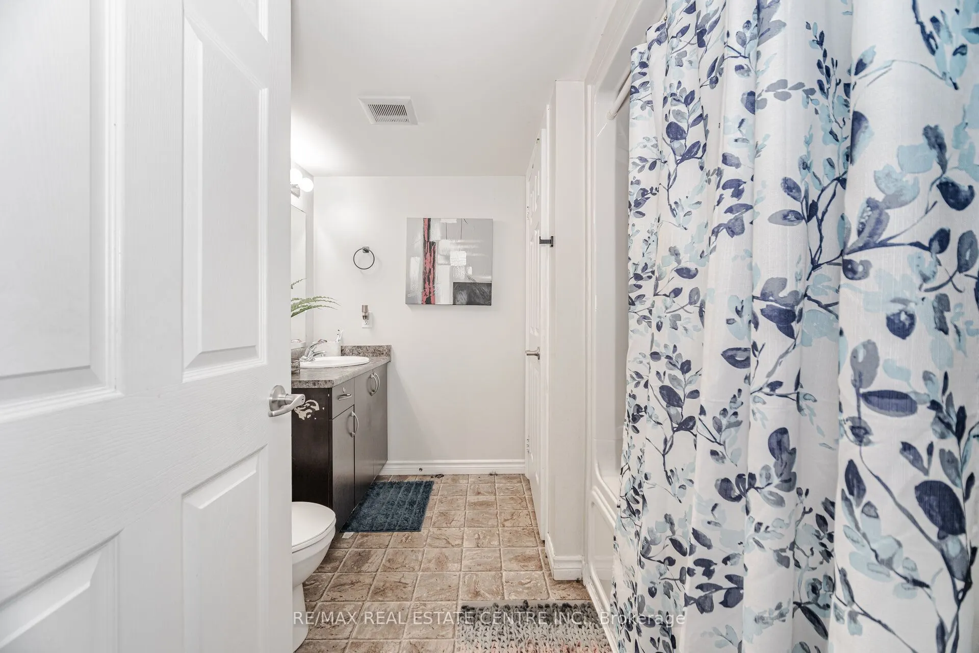 1370 Main Street E, #203