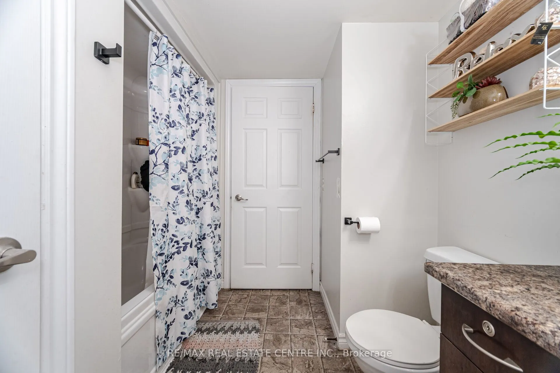 1370 Main Street E, #203