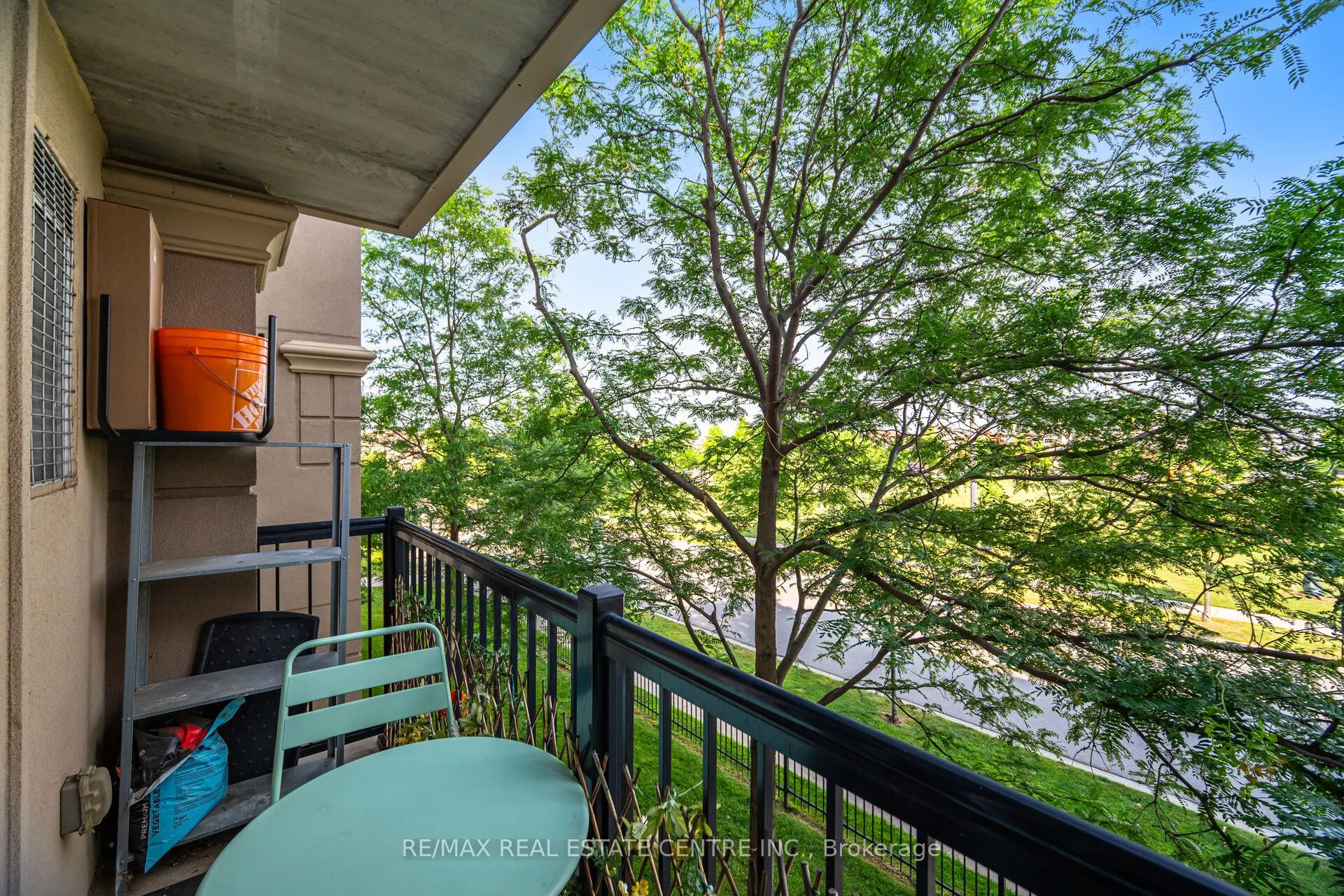 1370 Main Street E, #203