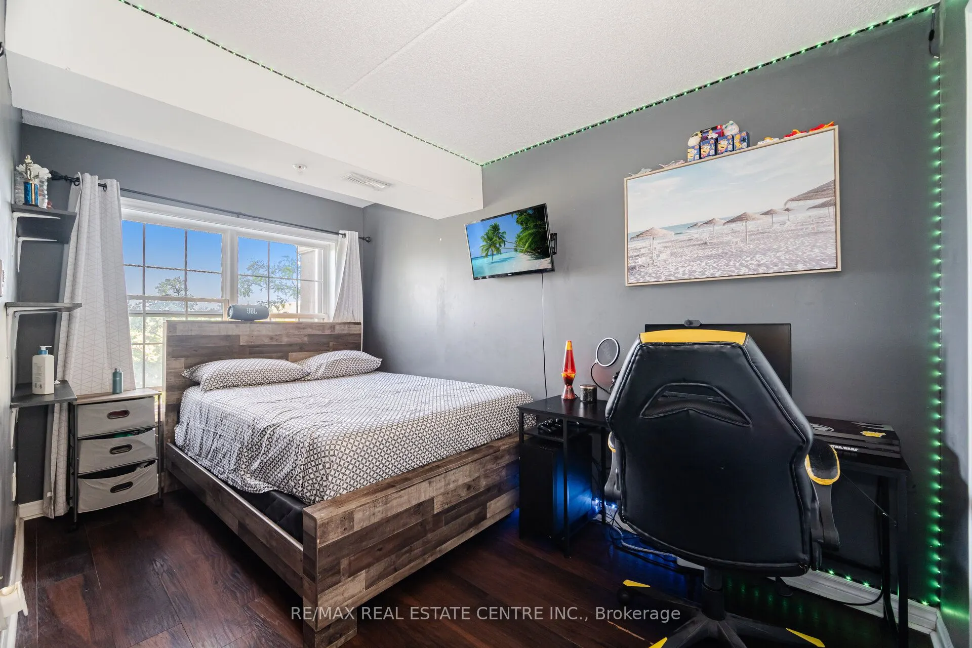 1370 Main Street E, #203