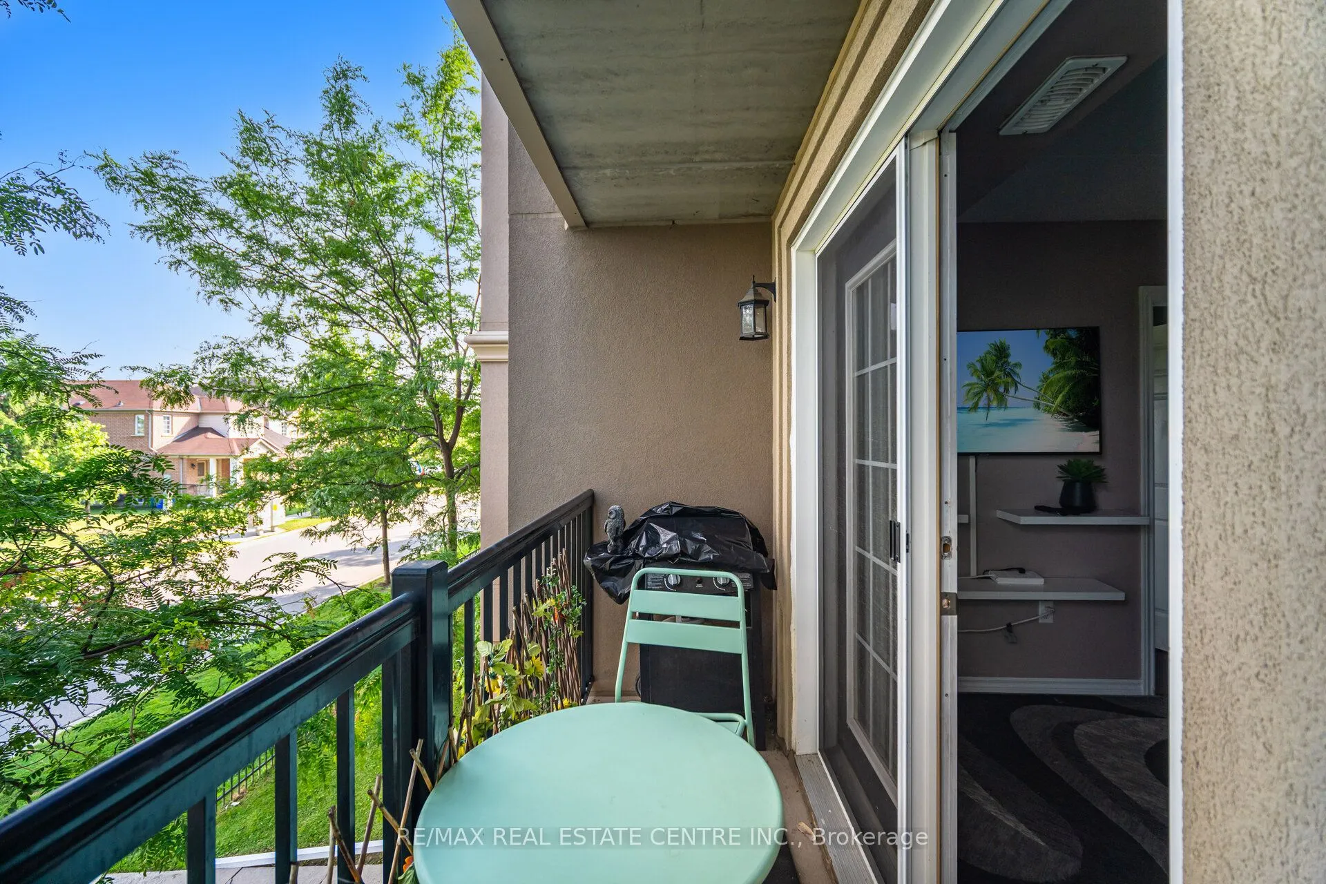 1370 Main Street E, #203