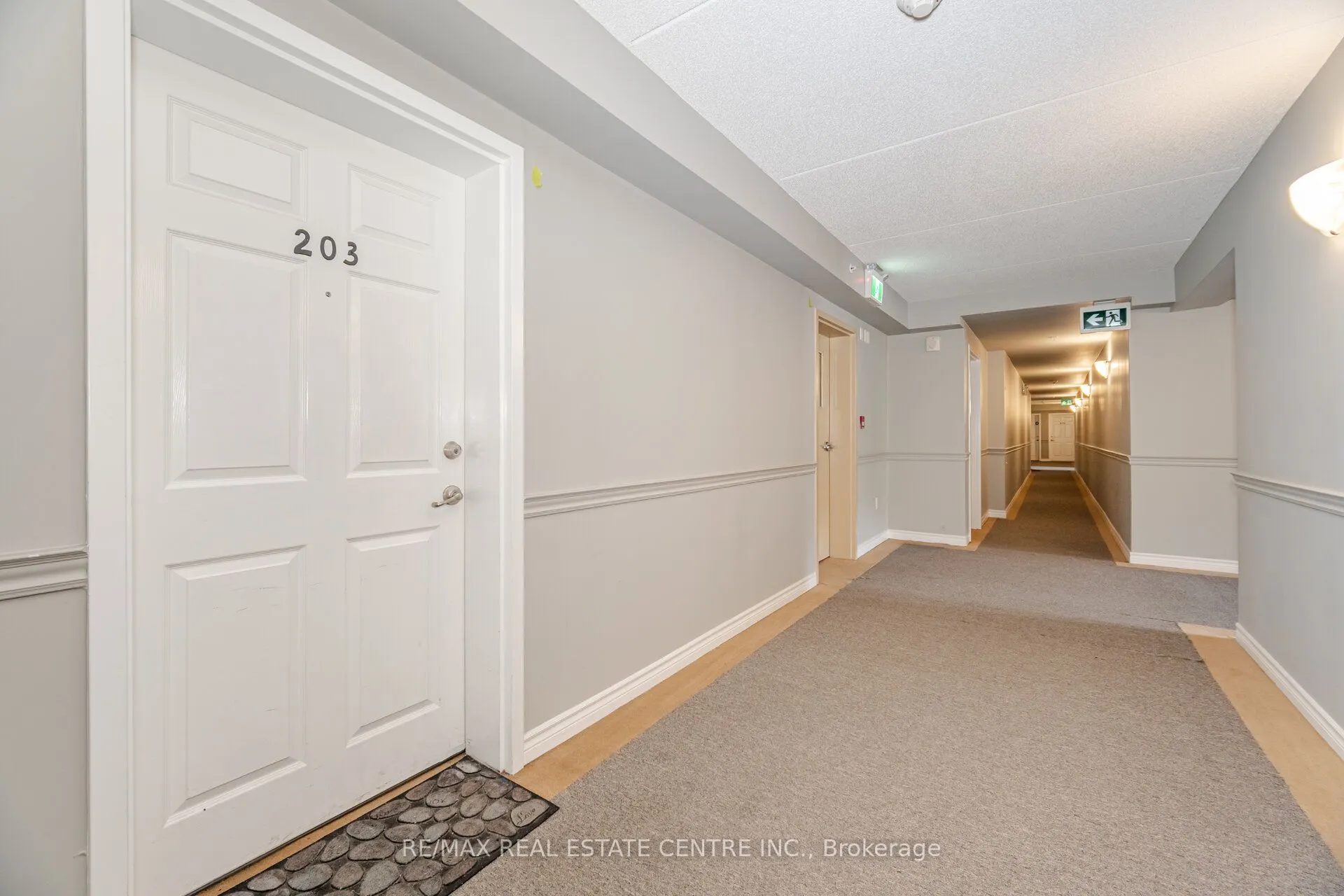 1370 Main Street E, #203