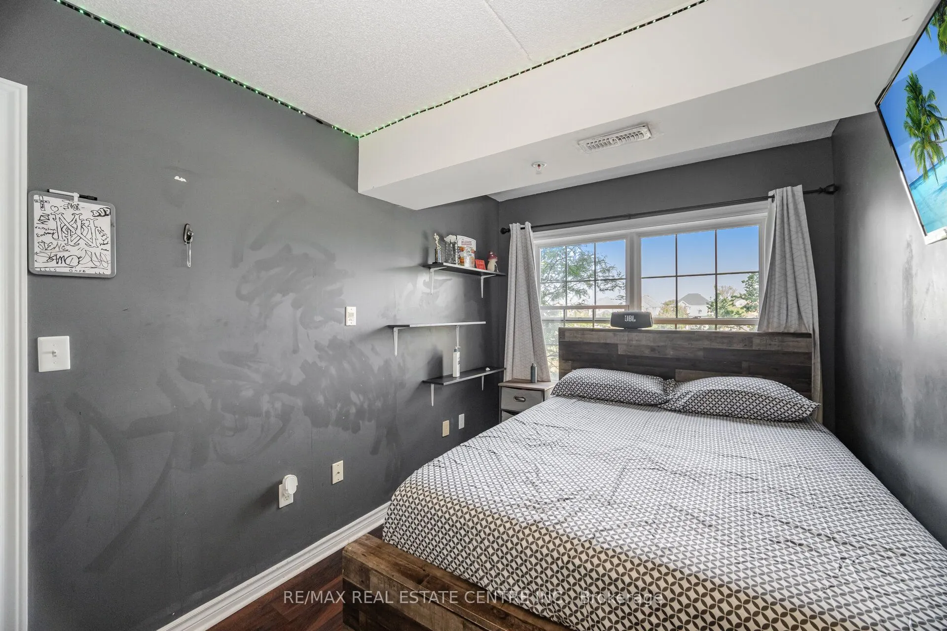 1370 Main Street E, #203