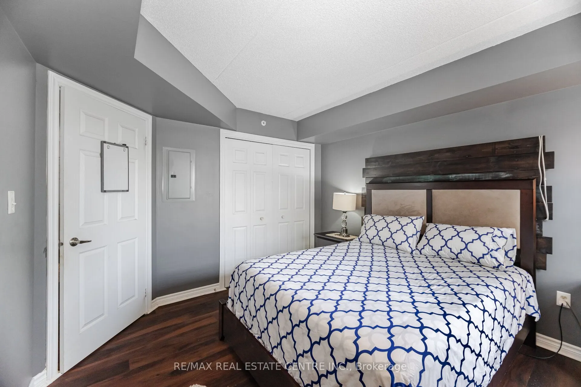 1370 Main Street E, #203