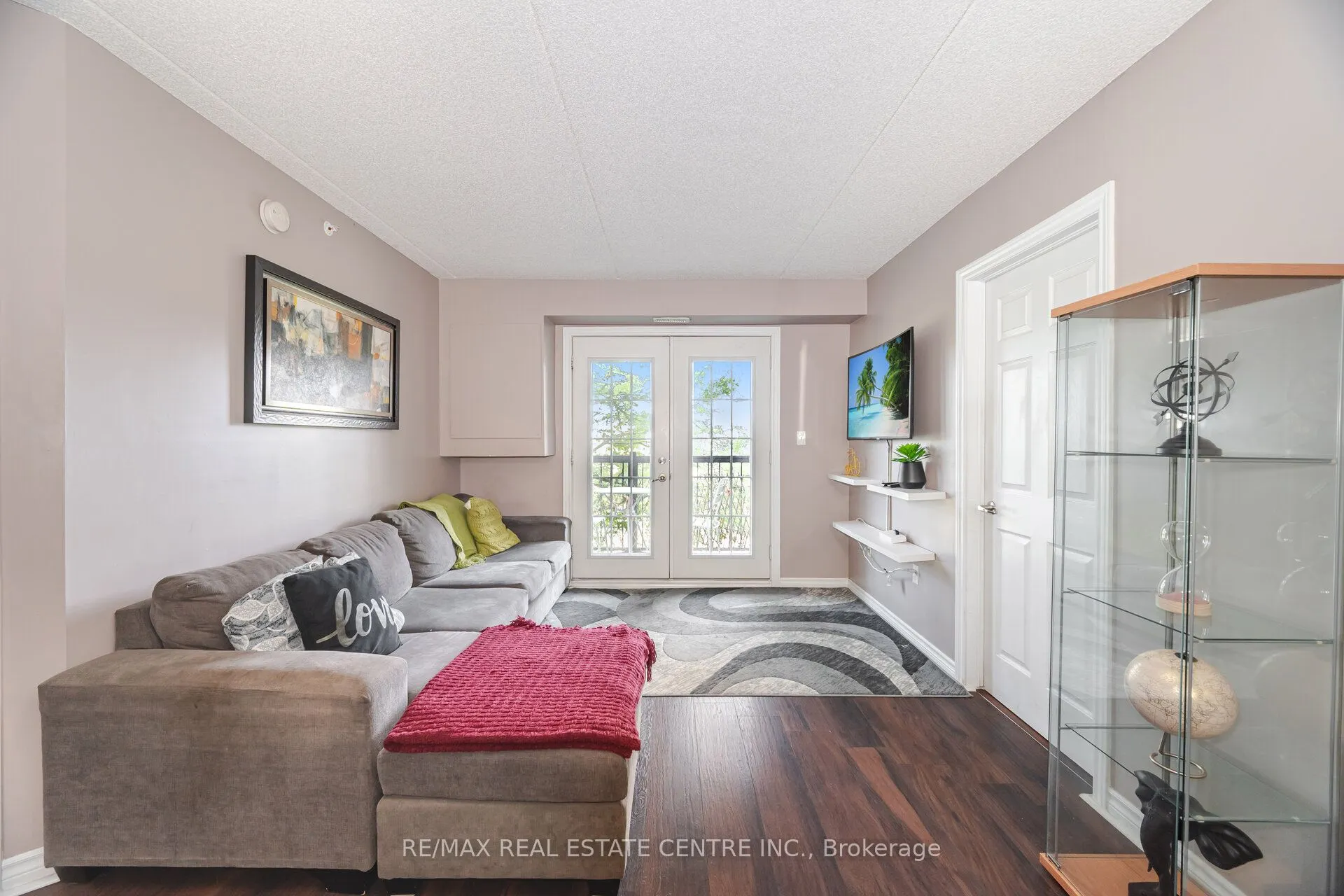 1370 Main Street E, #203