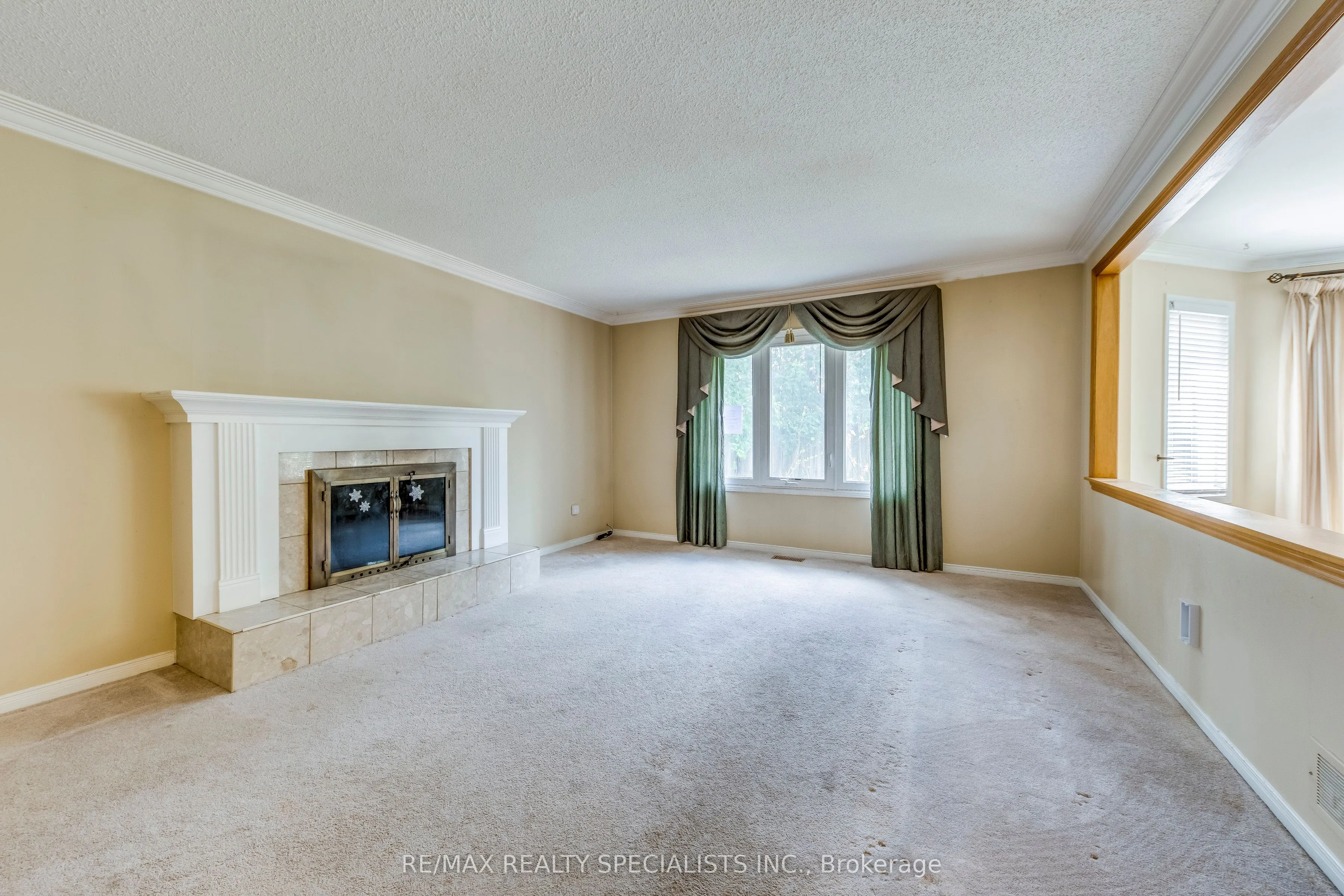 102 Sunforest Drive