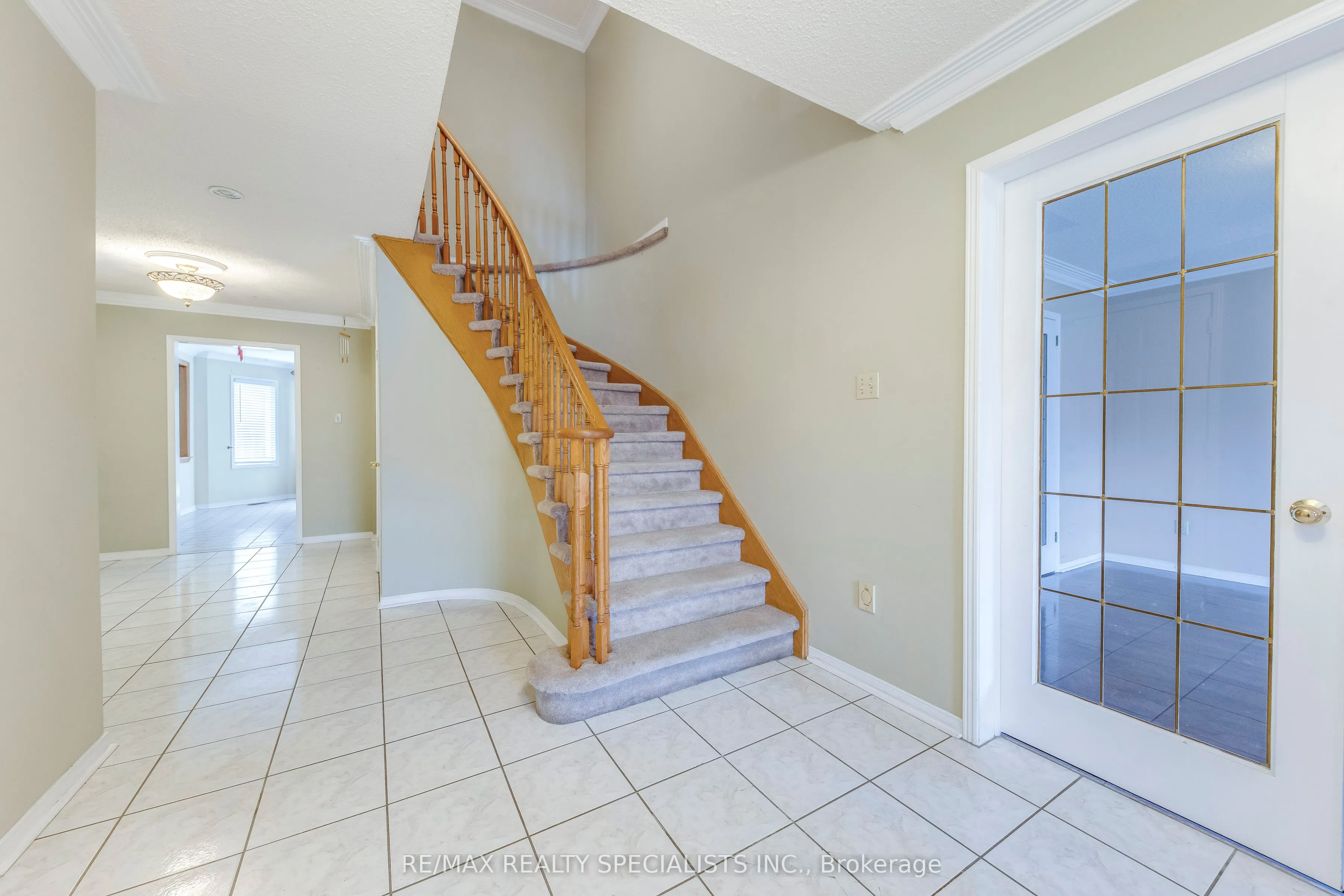 102 Sunforest Drive