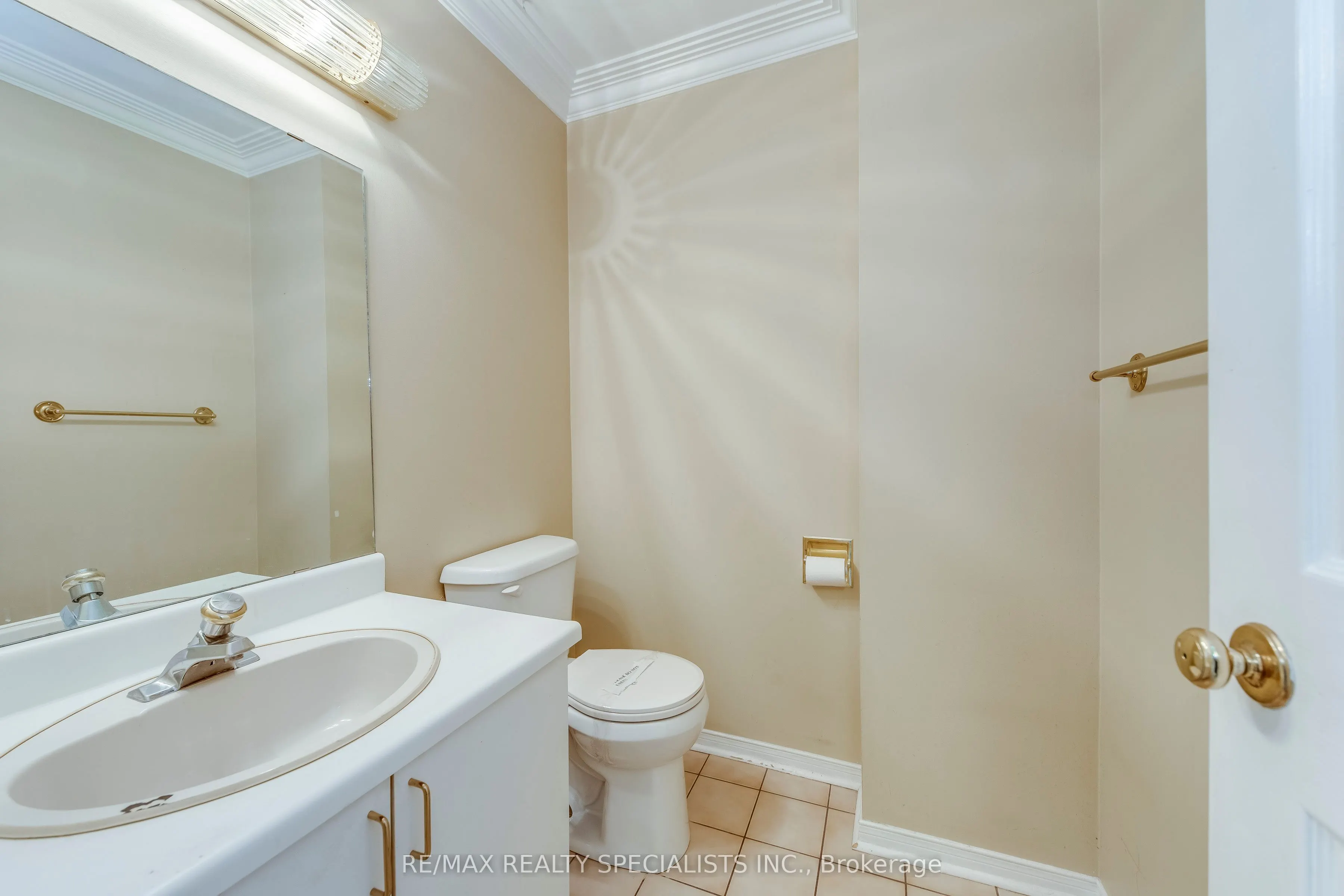 102 Sunforest Drive