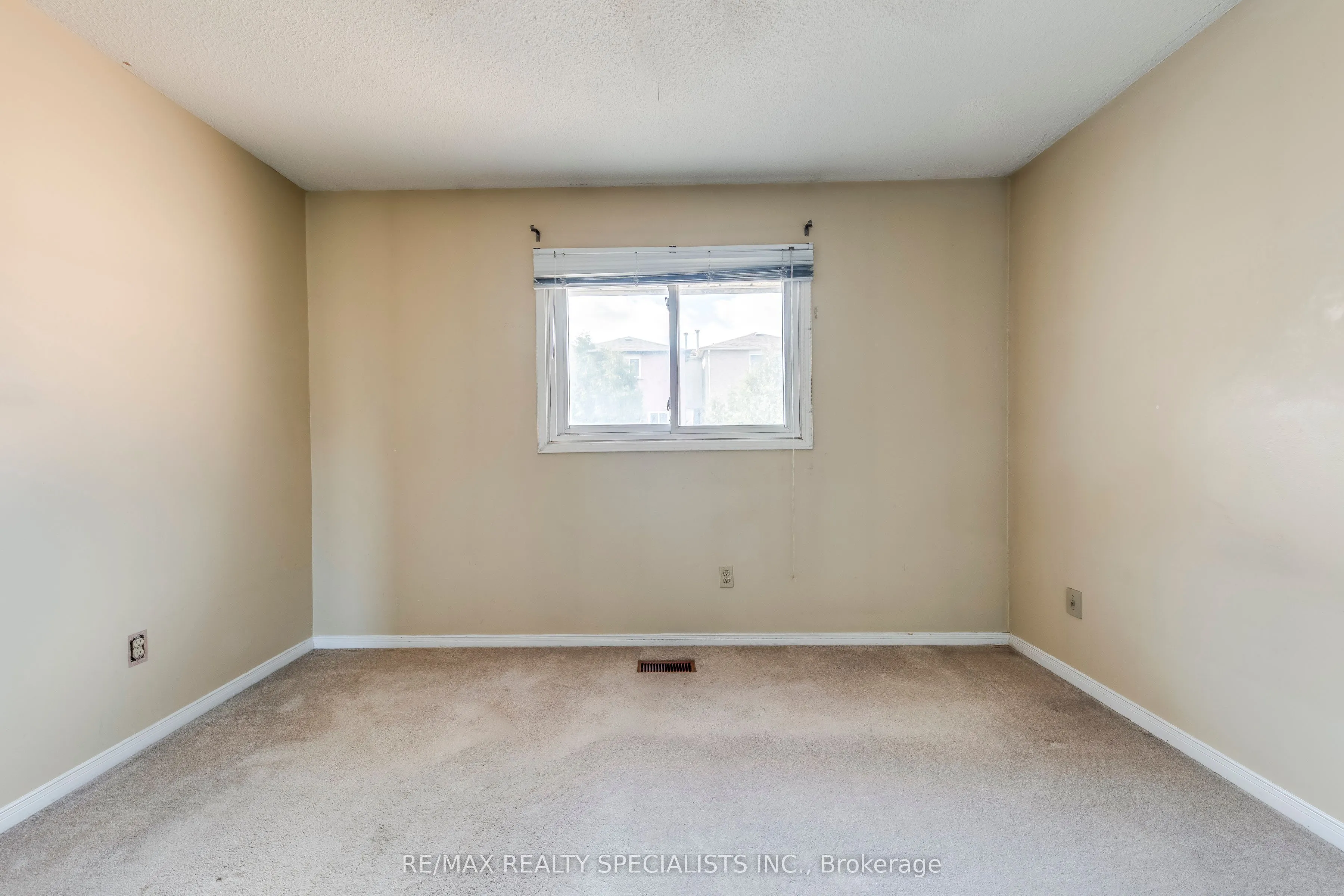 102 Sunforest Drive