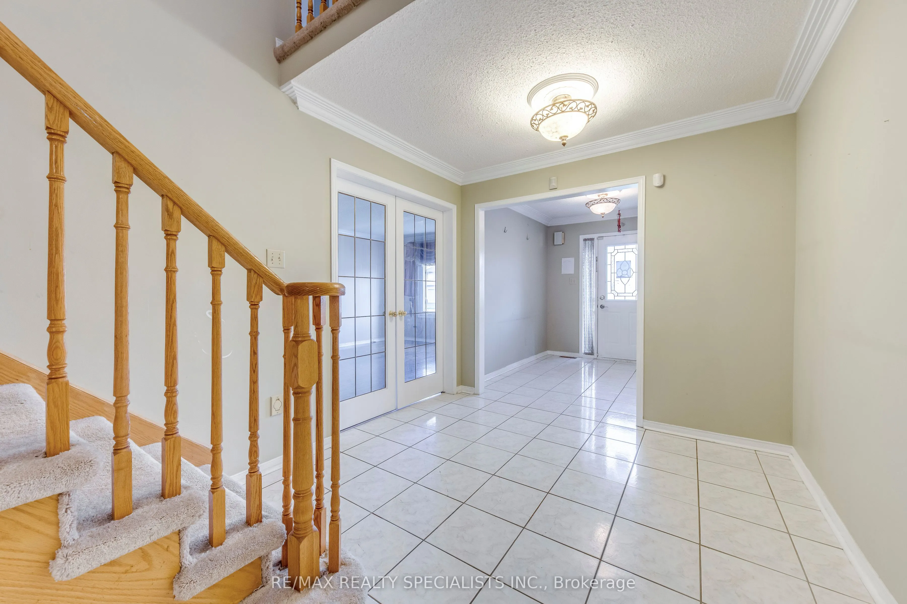 102 Sunforest Drive