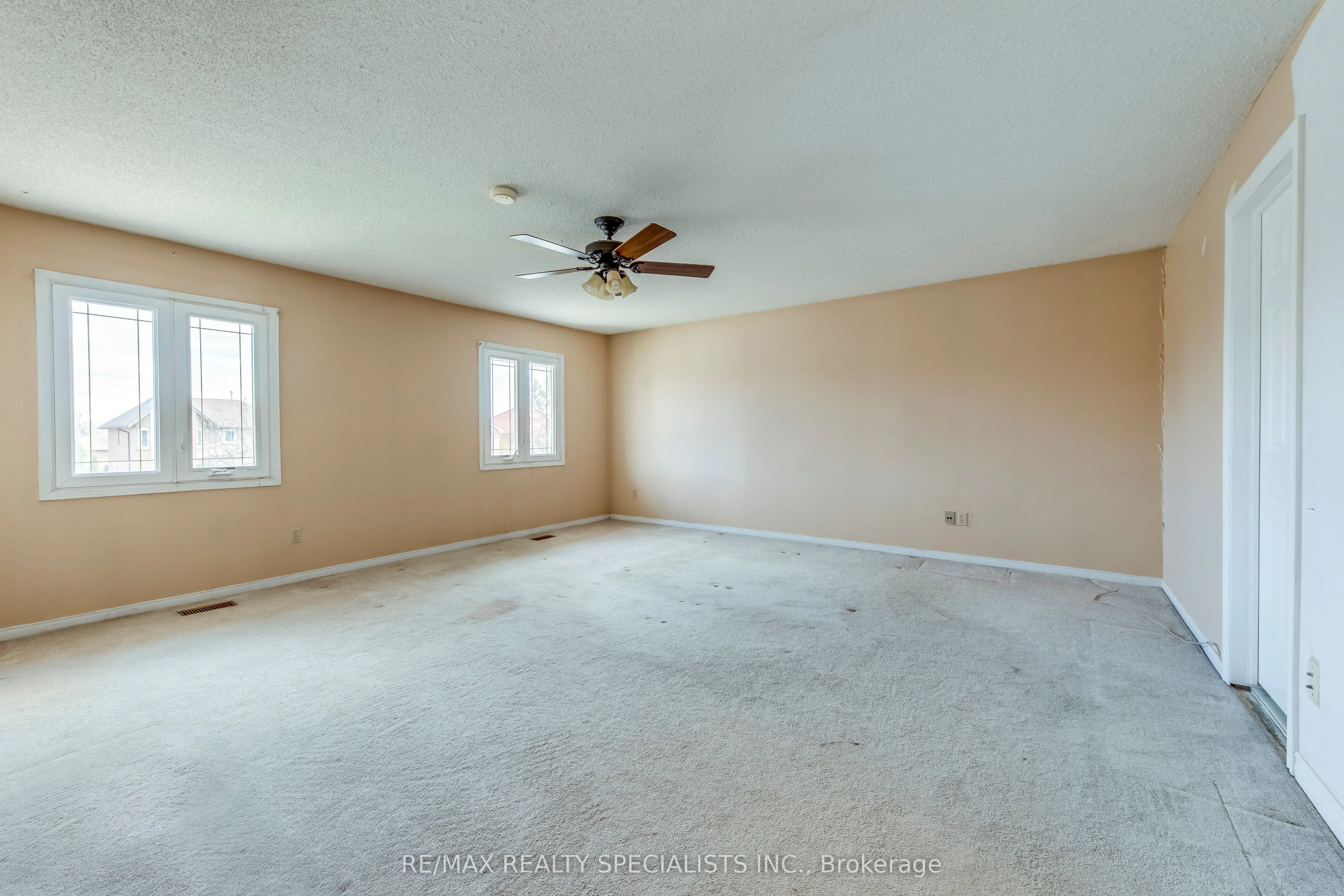 102 Sunforest Drive