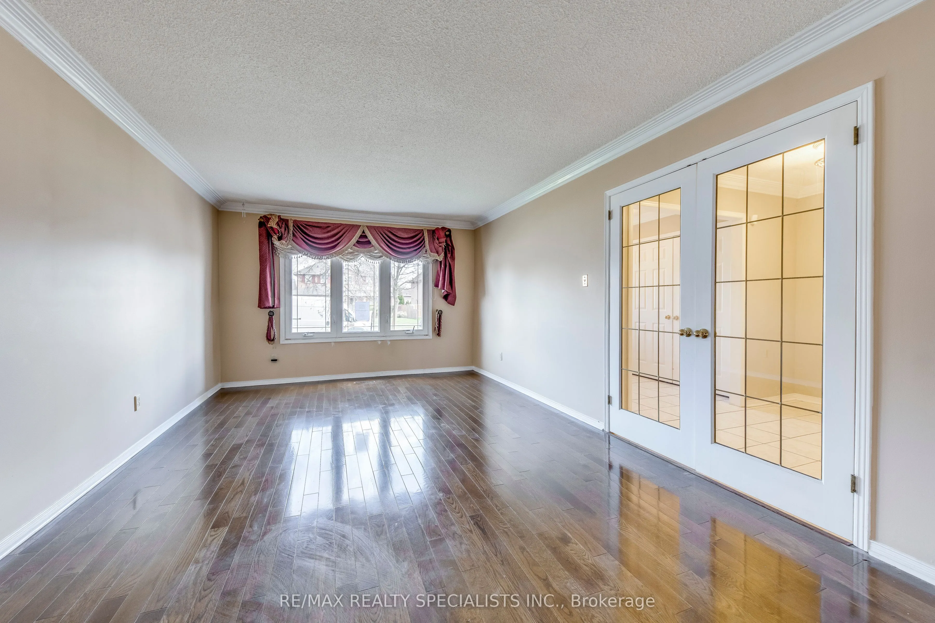 102 Sunforest Drive