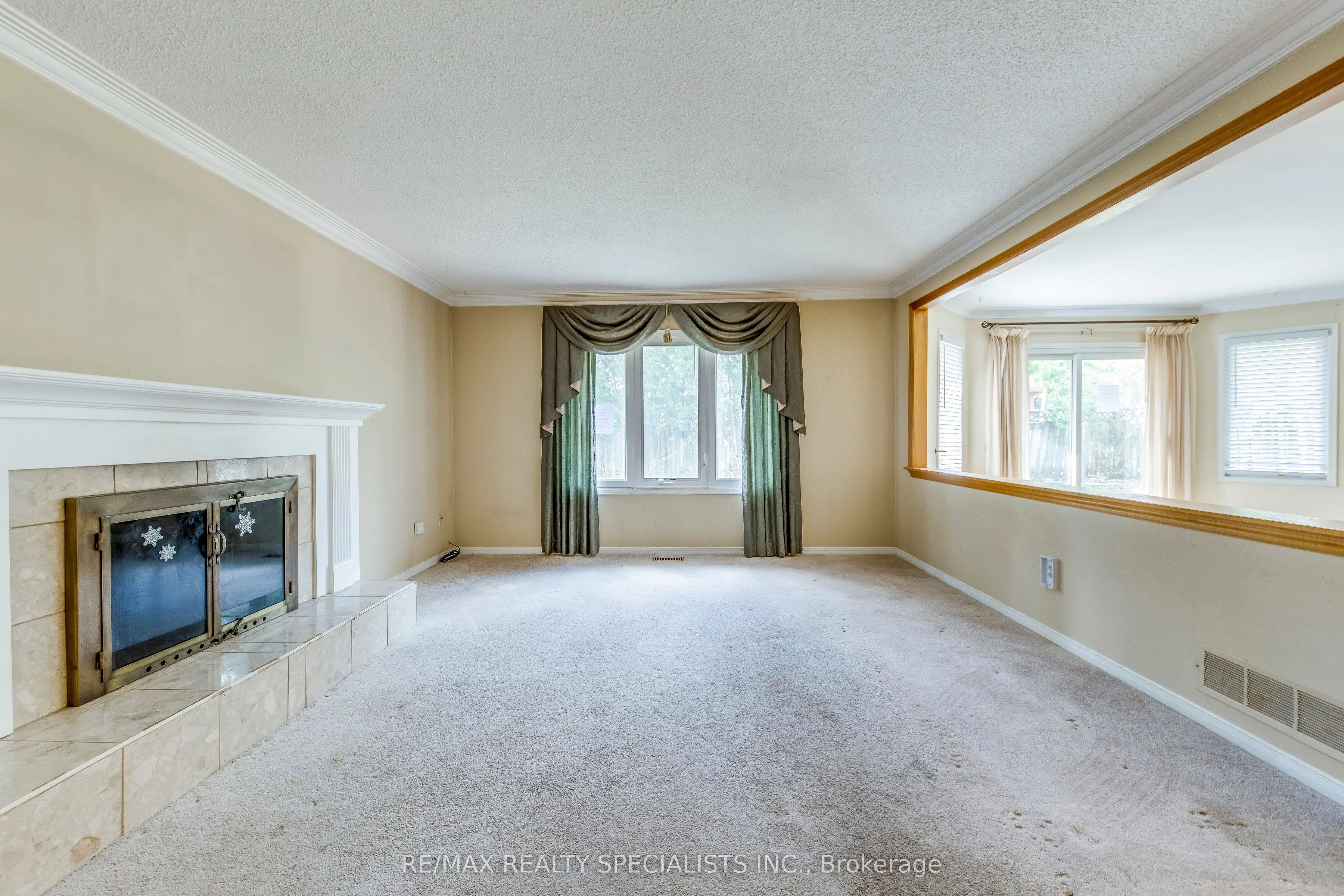 102 Sunforest Drive