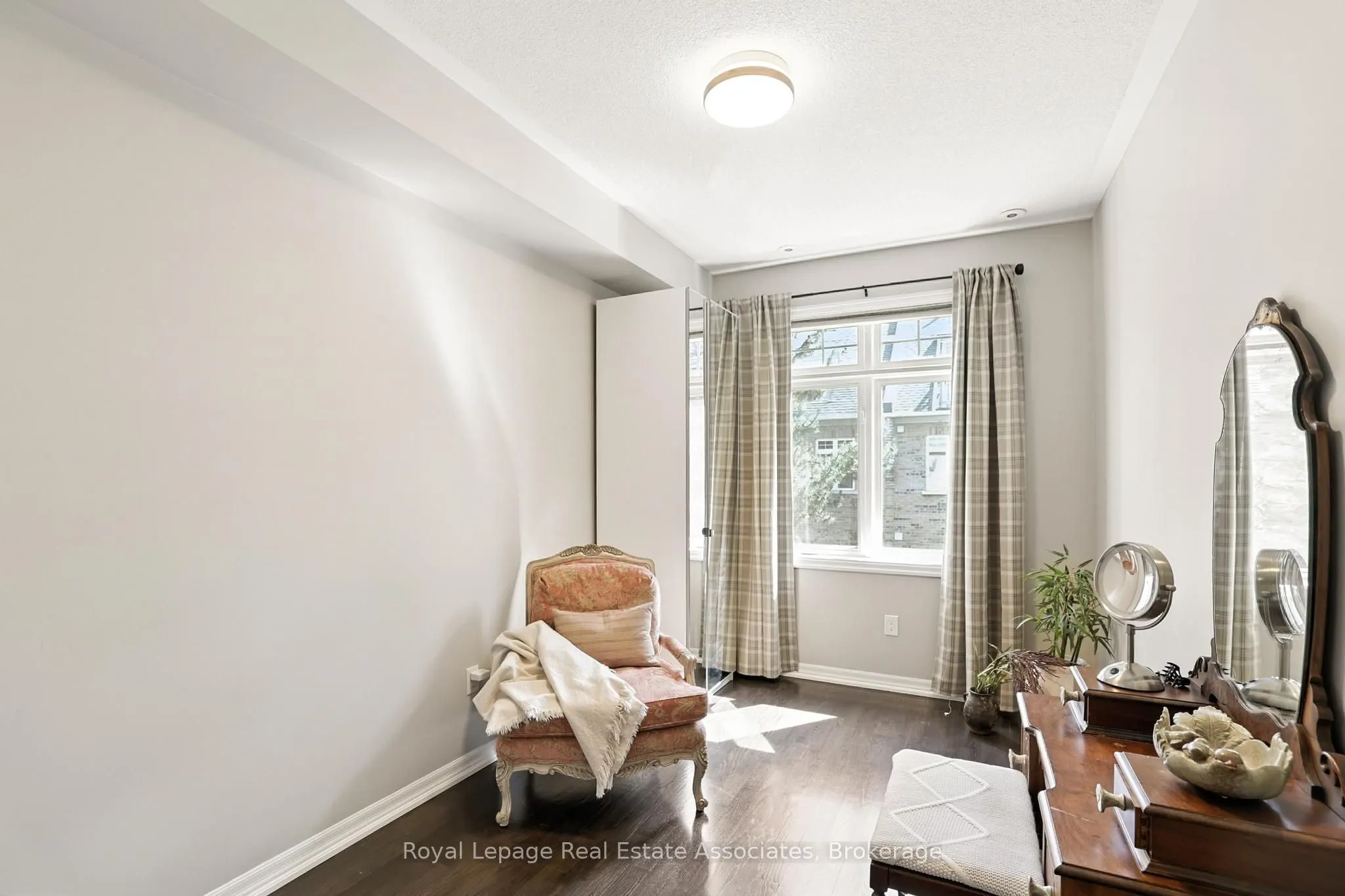 128 St Lawrence Drive, #38
