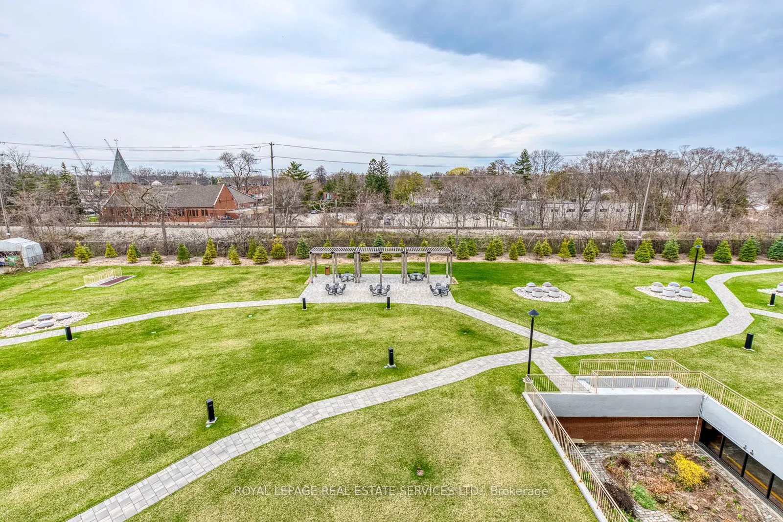 965 Inverhouse Drive, #511